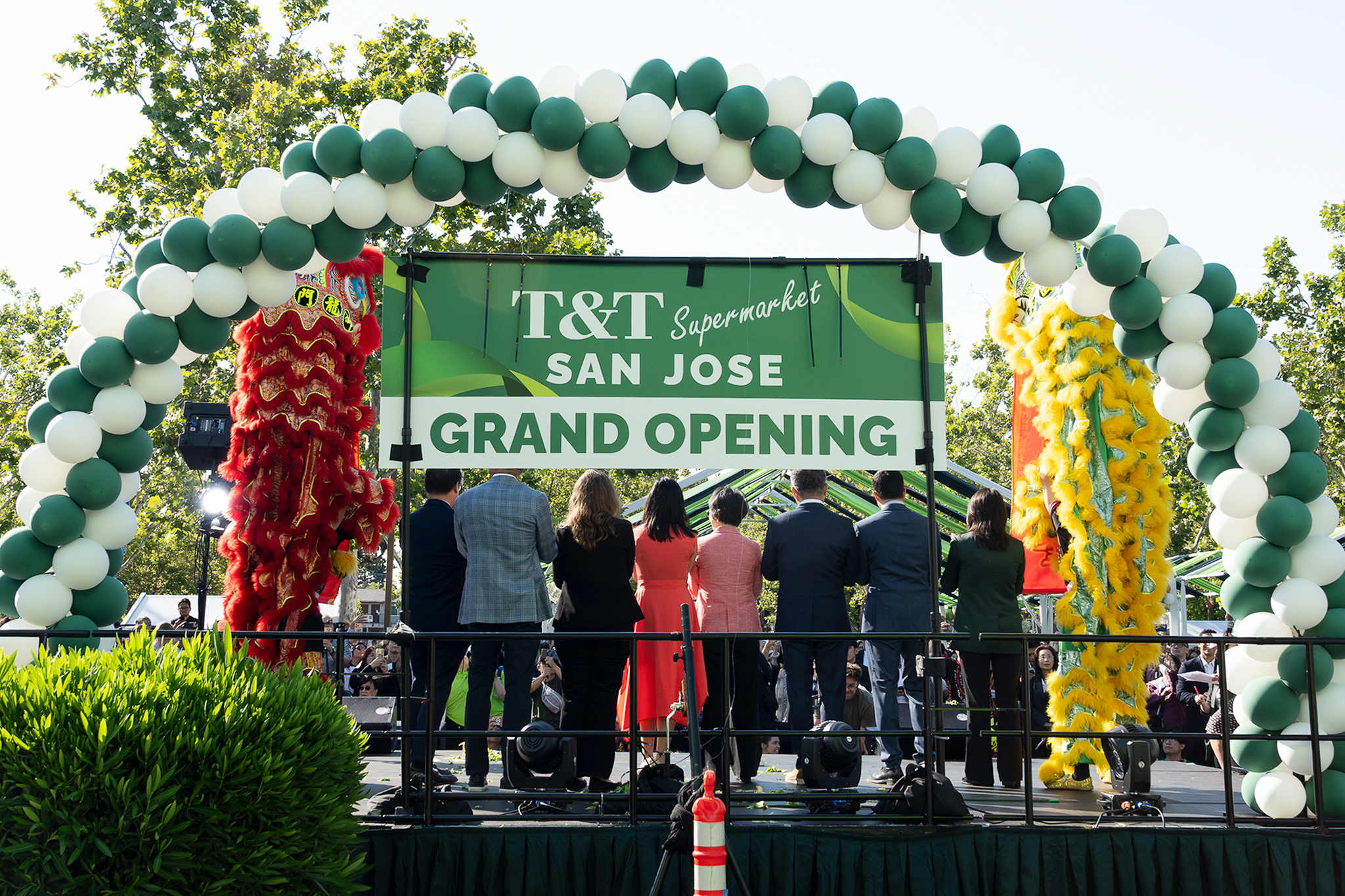 Asian supermarket opens San Jose store, first in Calif., to long lines