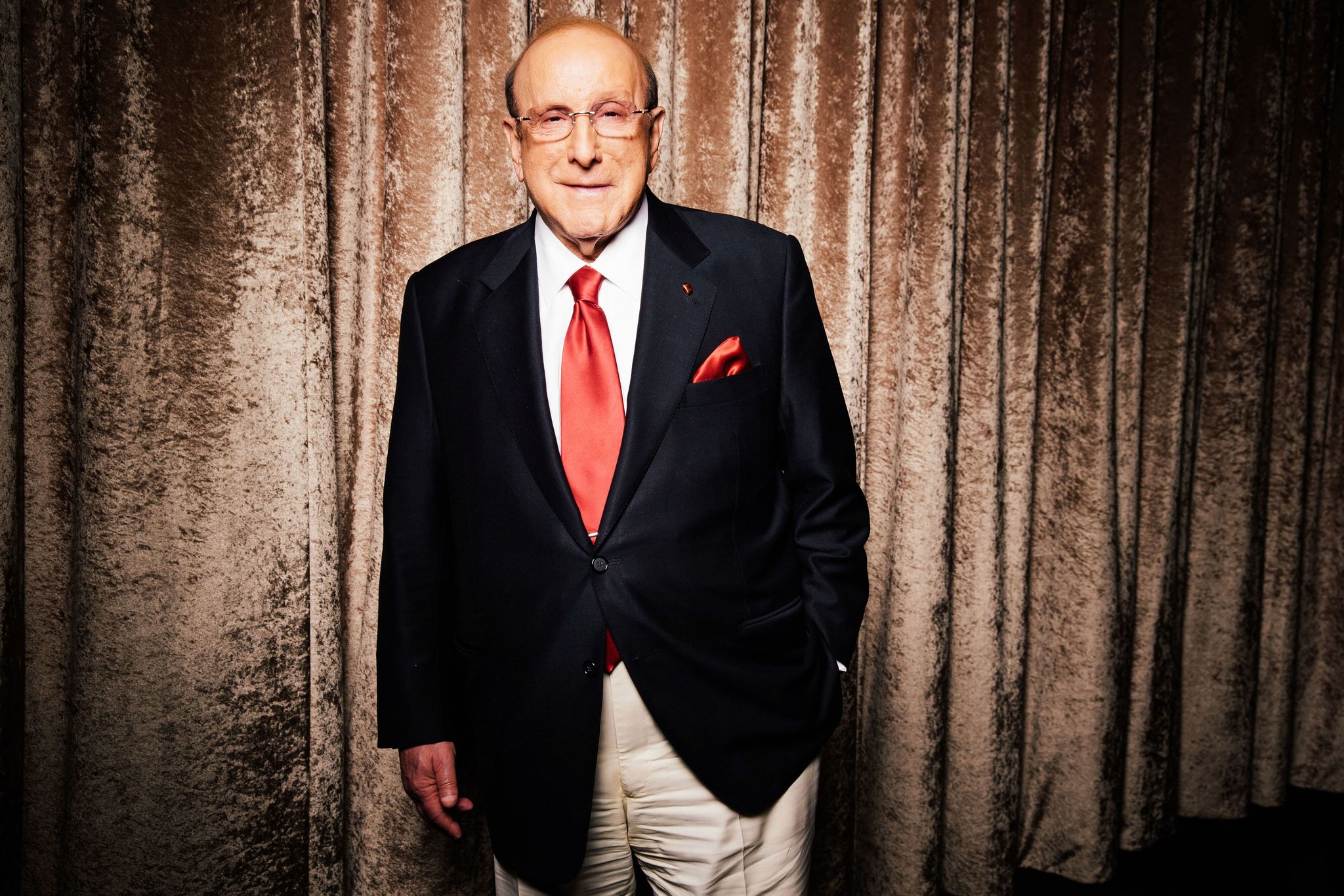 chron.com - NEKESA MUMBI MOODY and MARIA SHERMAN - Clive Davis, music industry starmaker, has died at 94