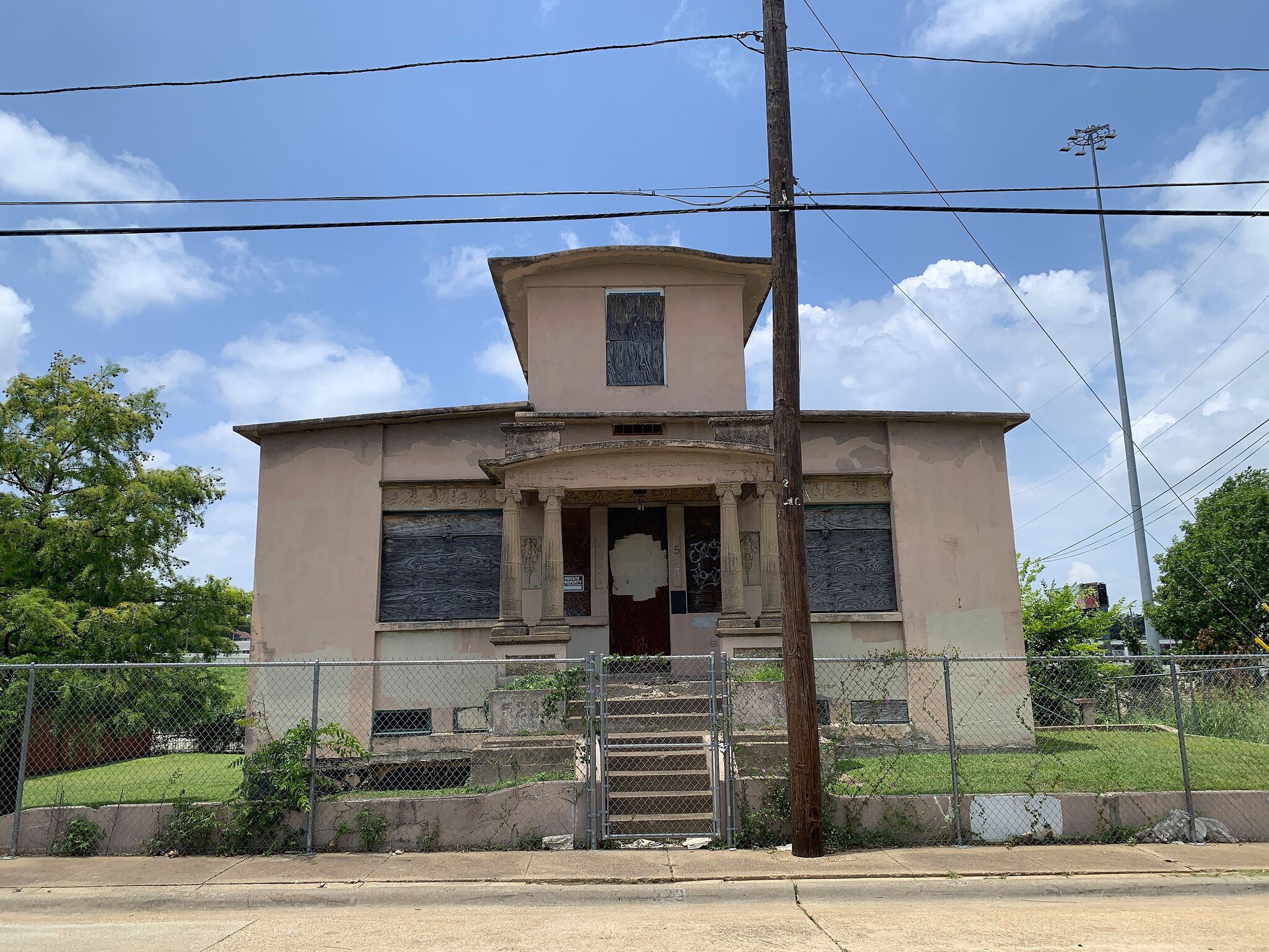 https://s.hdnux.com/photos/01/66/51/04/31101218/5/rawImage.jpg