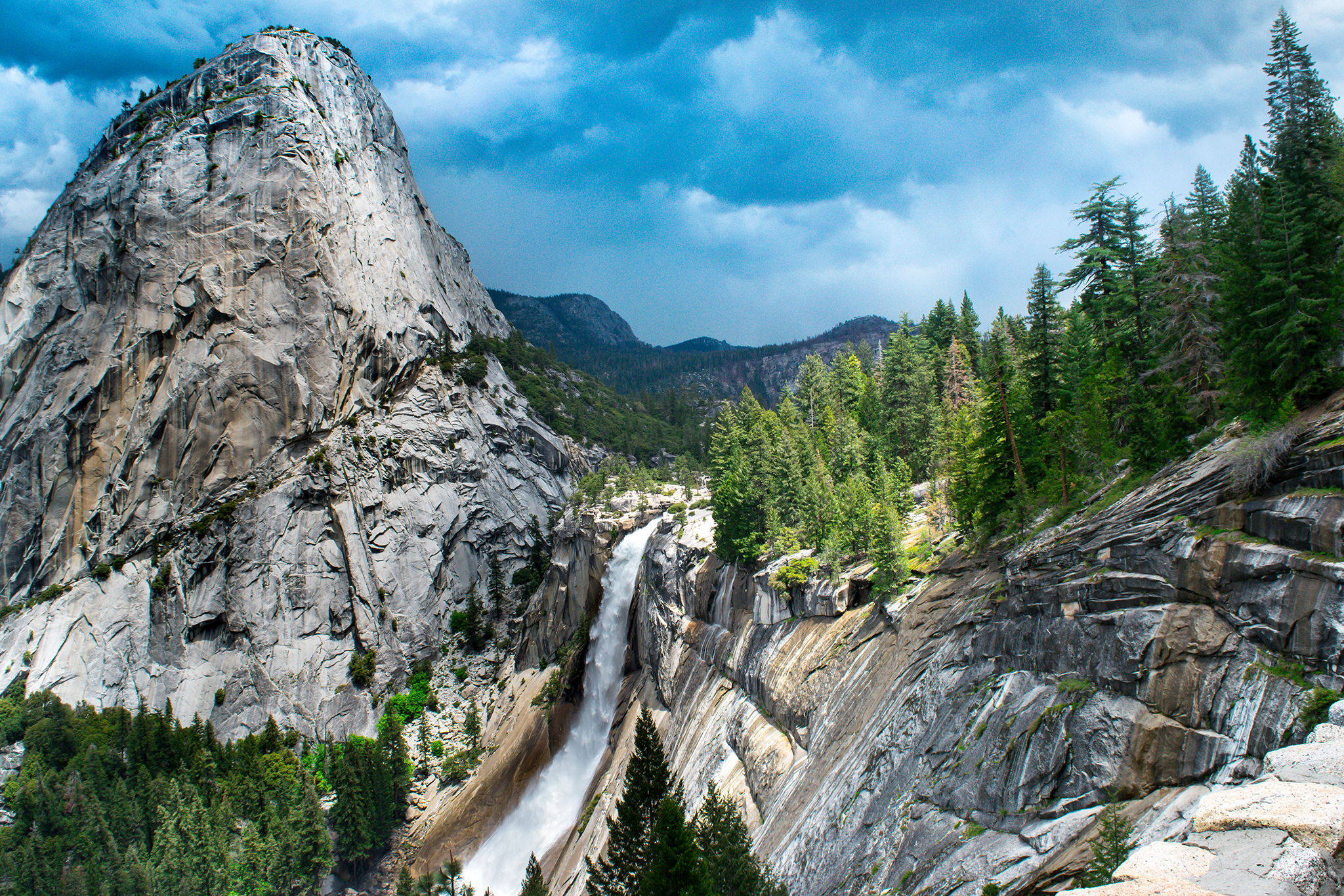 A man went over Yosemite's Nevada Fall. A stranger tried to save him.