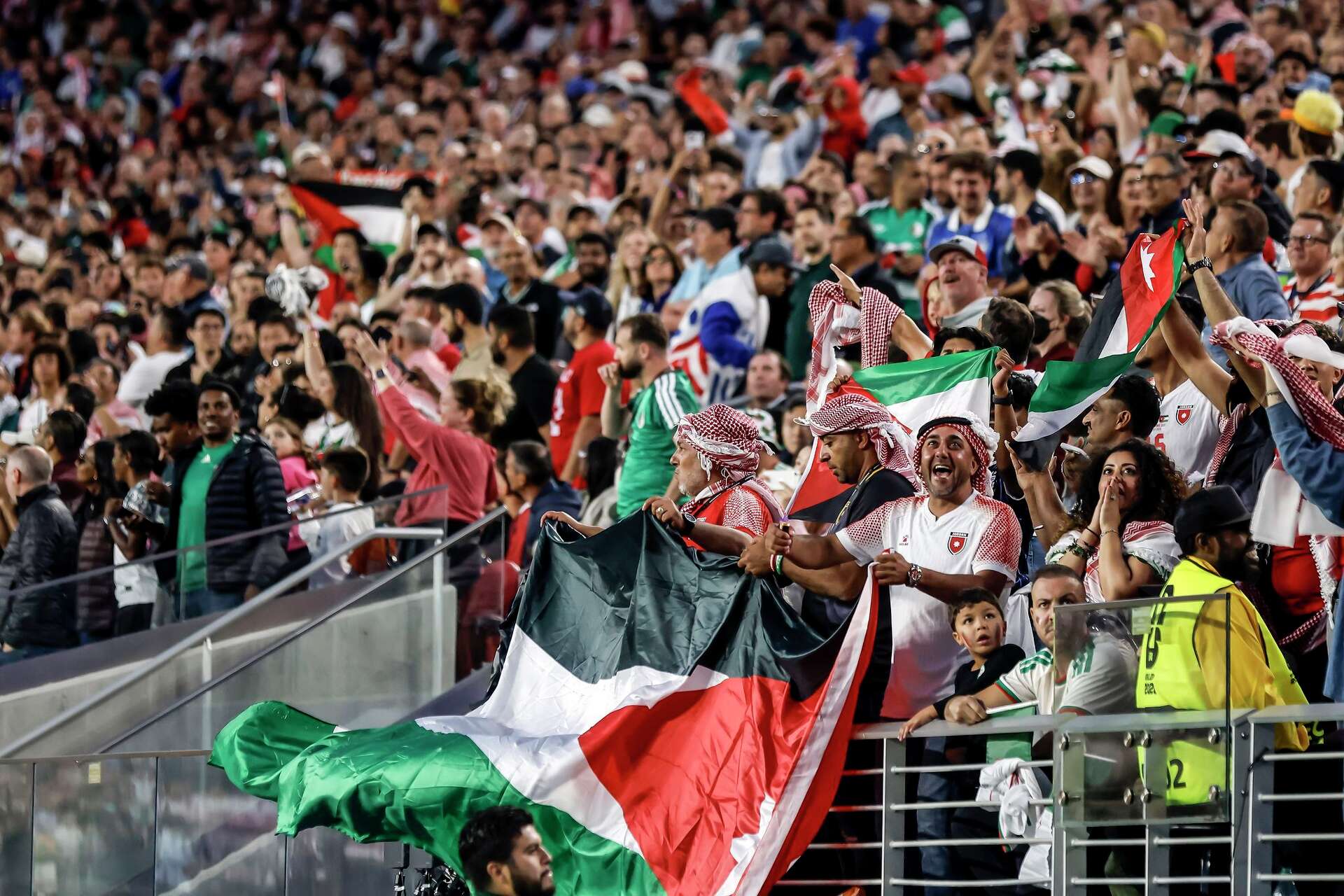 World Cup vibes take over full Levi's Stadium as Algeria beats Jordan