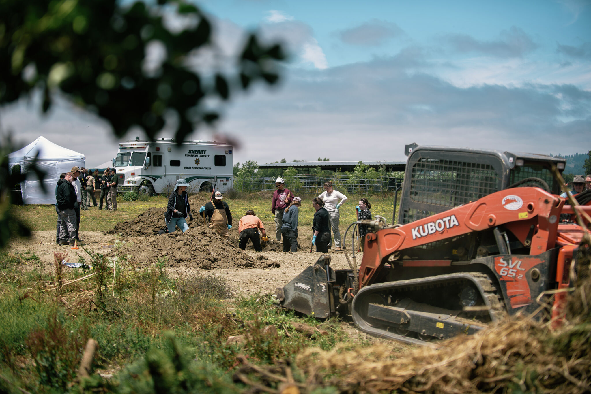 FBI joins search for buried animals at Northern California rescue where hundreds of dogs vanished