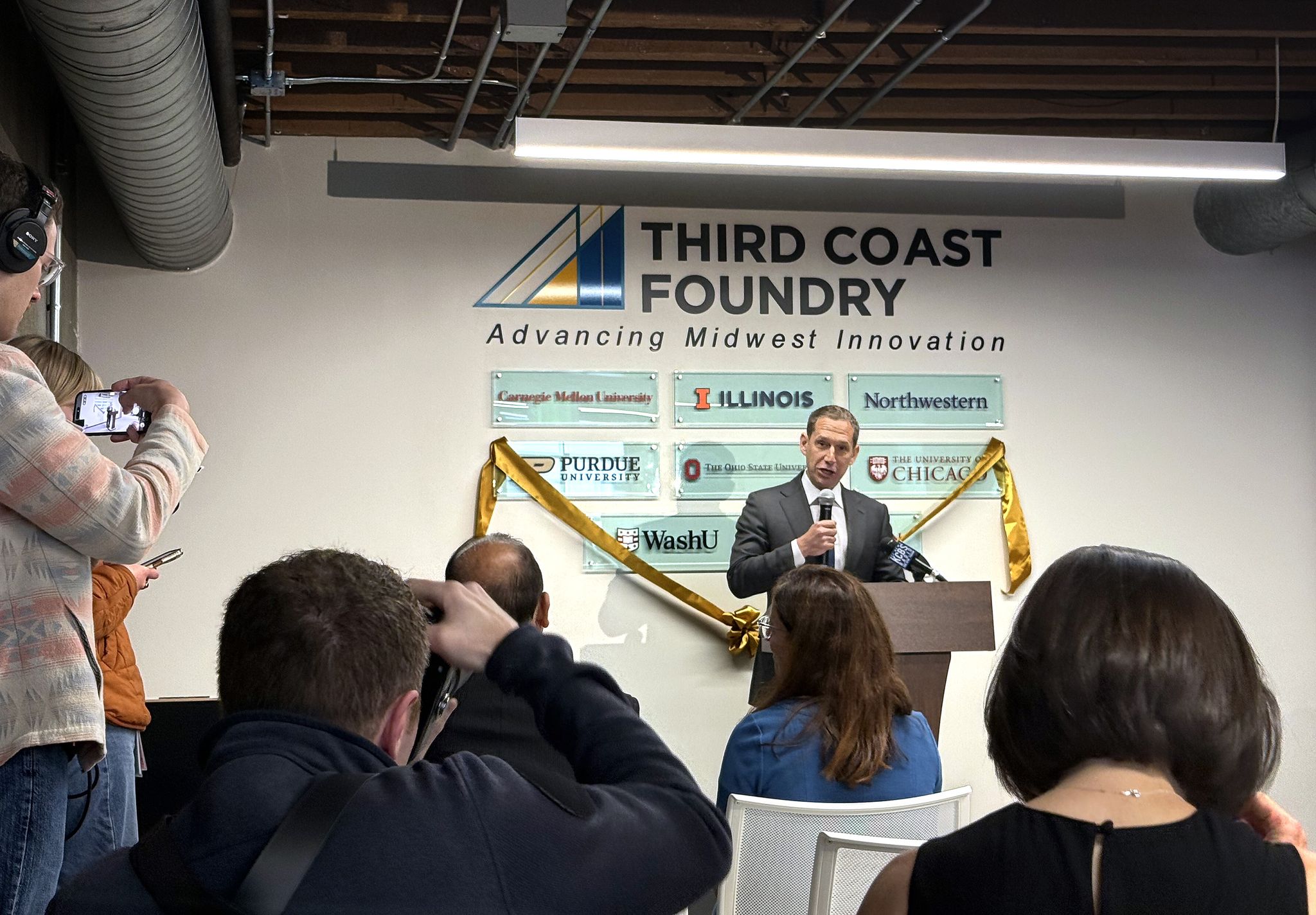 SF: Mayor Lurie, 8 Midwest Universities Cut Ribbon On New Hub For Entrepreneurship In South Beach