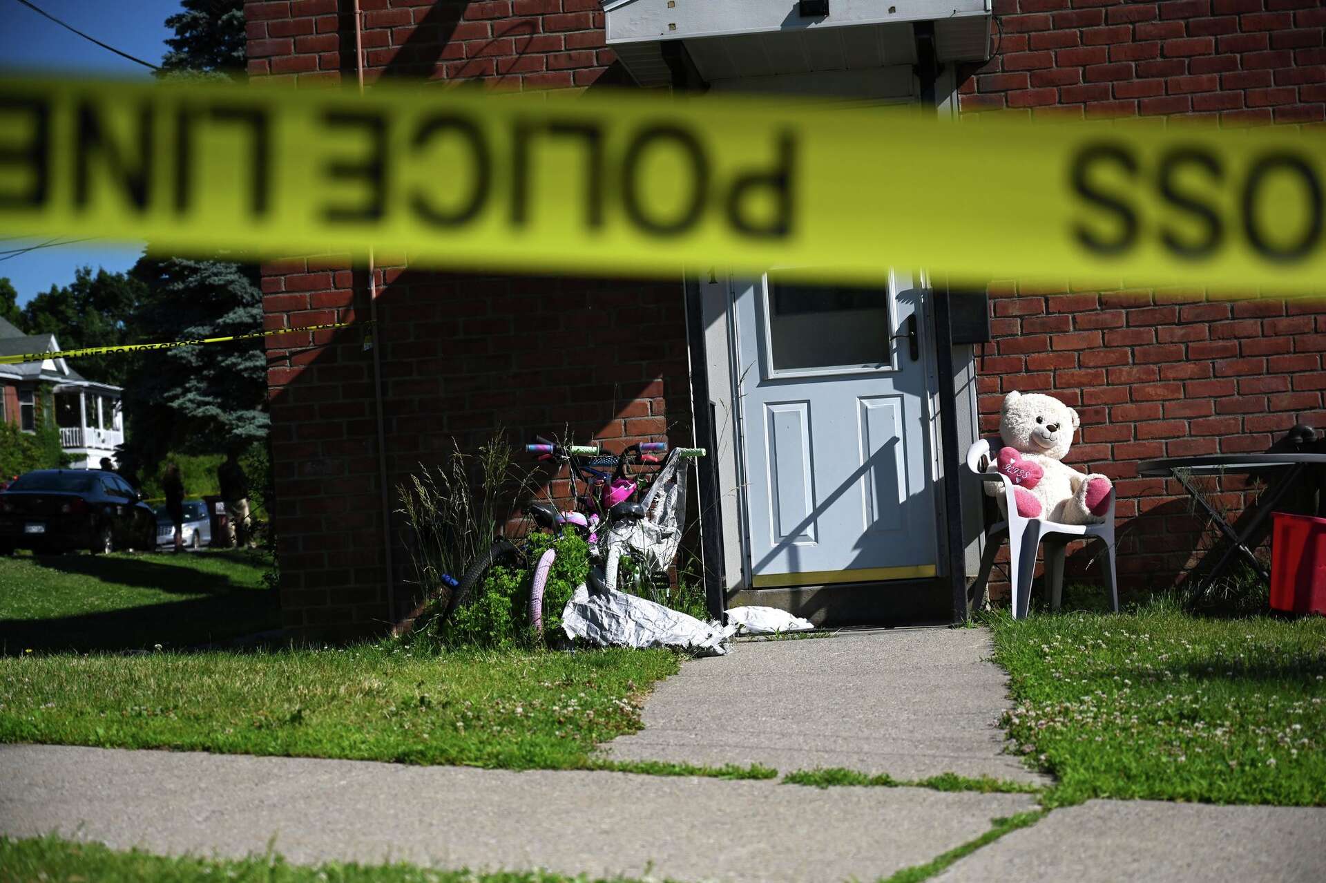 4 children, 2 adults dead in Mechanicville apartment