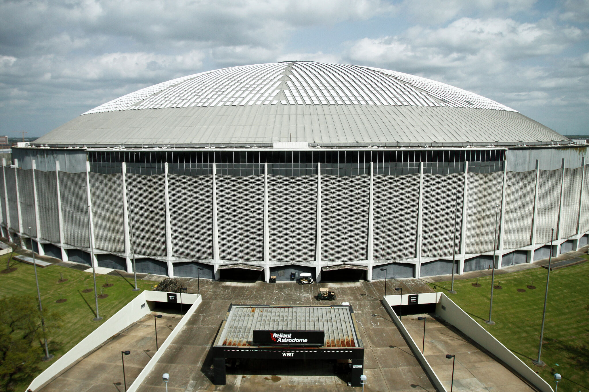 chron.com - Molly Wilhelm - Why the Houston rodeo chose new construction over the Astrodome