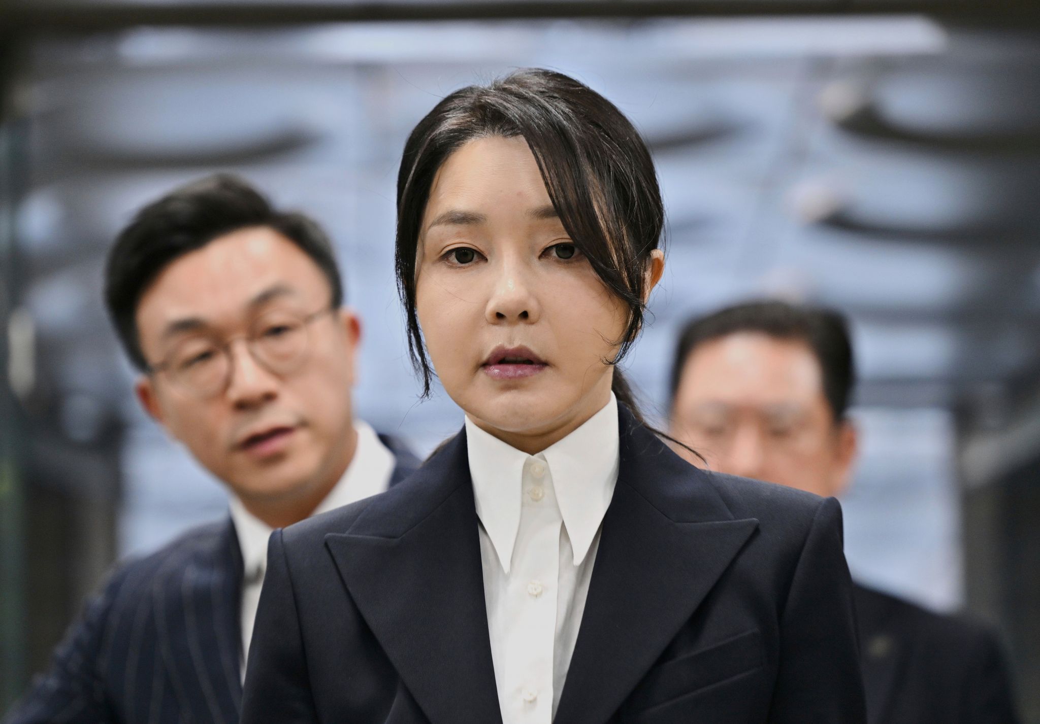 Tribunal surcoreano condena a 7 años a ex primera dama Kim por aceptar regalos de lujo por favores