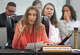 Rebecca Bell-Meterau, membre du Conseil d'État de l'éducation, prend la parole lors d'une réunion sur les normes d'études sociales le vendredi 26 juin 2026, au bâtiment Barbara Jordan à Austin. Le conseil débat actuellement de révisions des salles de classe des écoles publiques qui mettent davantage l'accent sur l'histoire chrétienne et le contenu biblique.