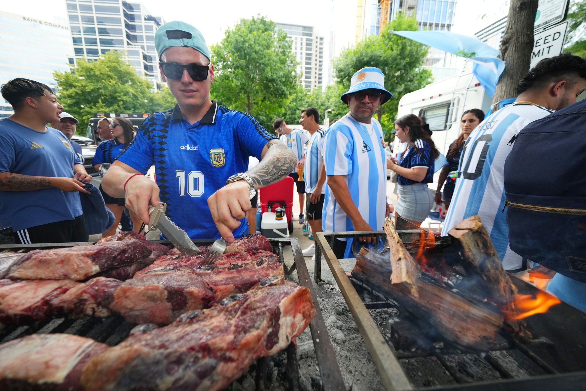 There's a beef about beef at the World Cup, as Argentina fans pour into Texas - SFGATE thumbnail
