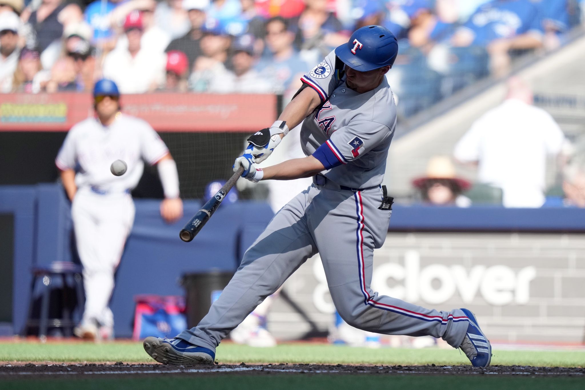 Rangers shortstop Corey Seager lifted from game in first inning with ...