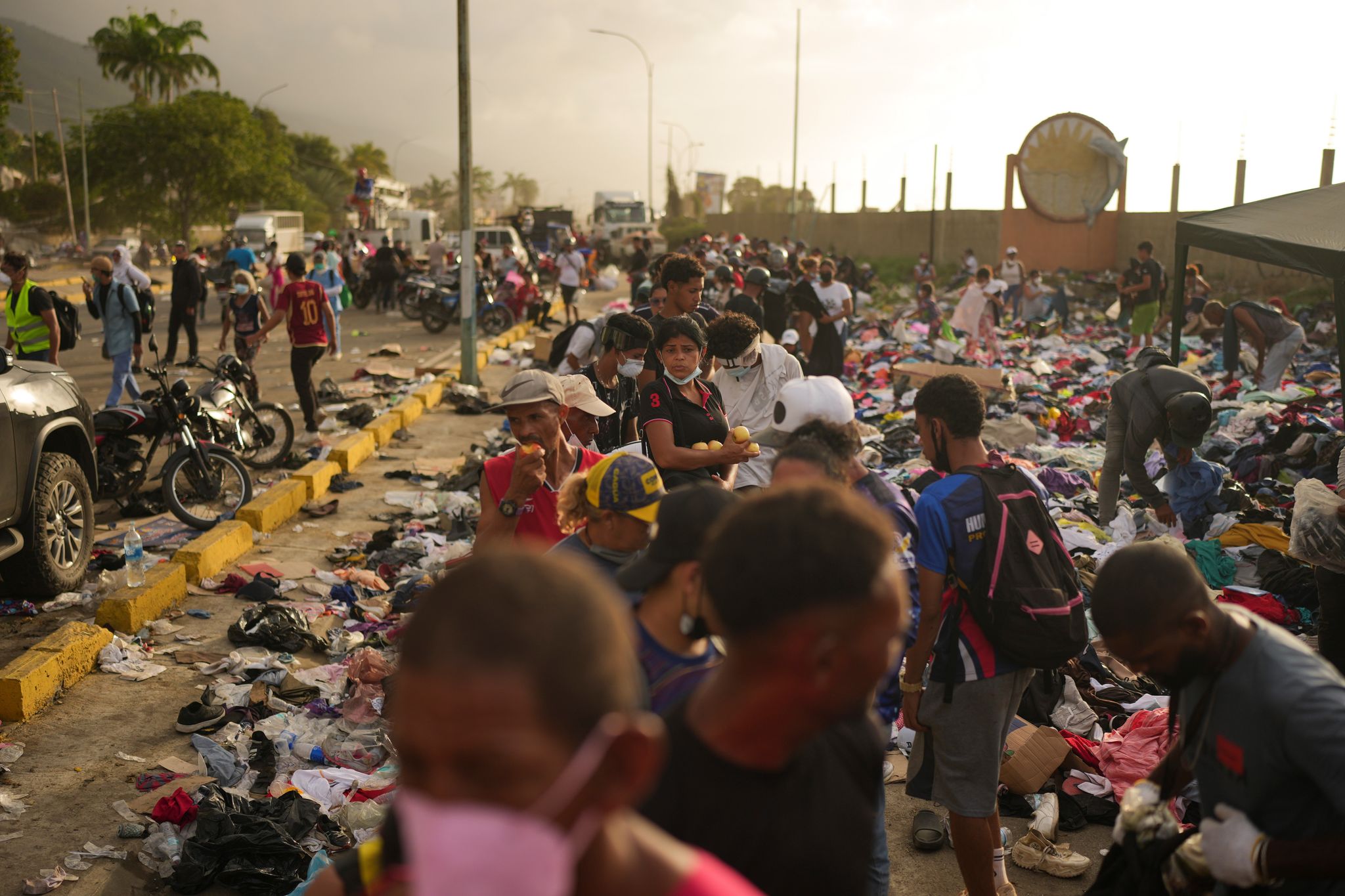 Ex-Rangers catcher says family was impacted by Venezuelan earthquakes