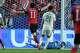 El austriaco Marcel Sabitzer, quien no aparece en la imagen, anota el segundo gol de su equipo al vencer al arquero argelino Oussama Benbot (16) durante el partido por el Grupo J del Mundial, el sábado 27 de junio de 2026, en Kansas City. (AP Foto/Charlie Riedel)
