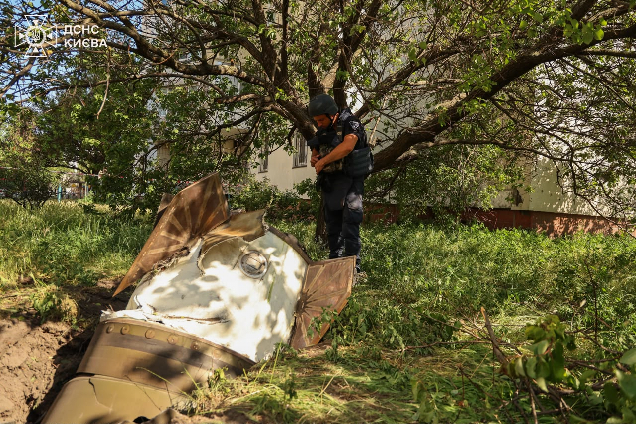 chron.com - Ukraine's drone assault ignites major oil refinery in Russia