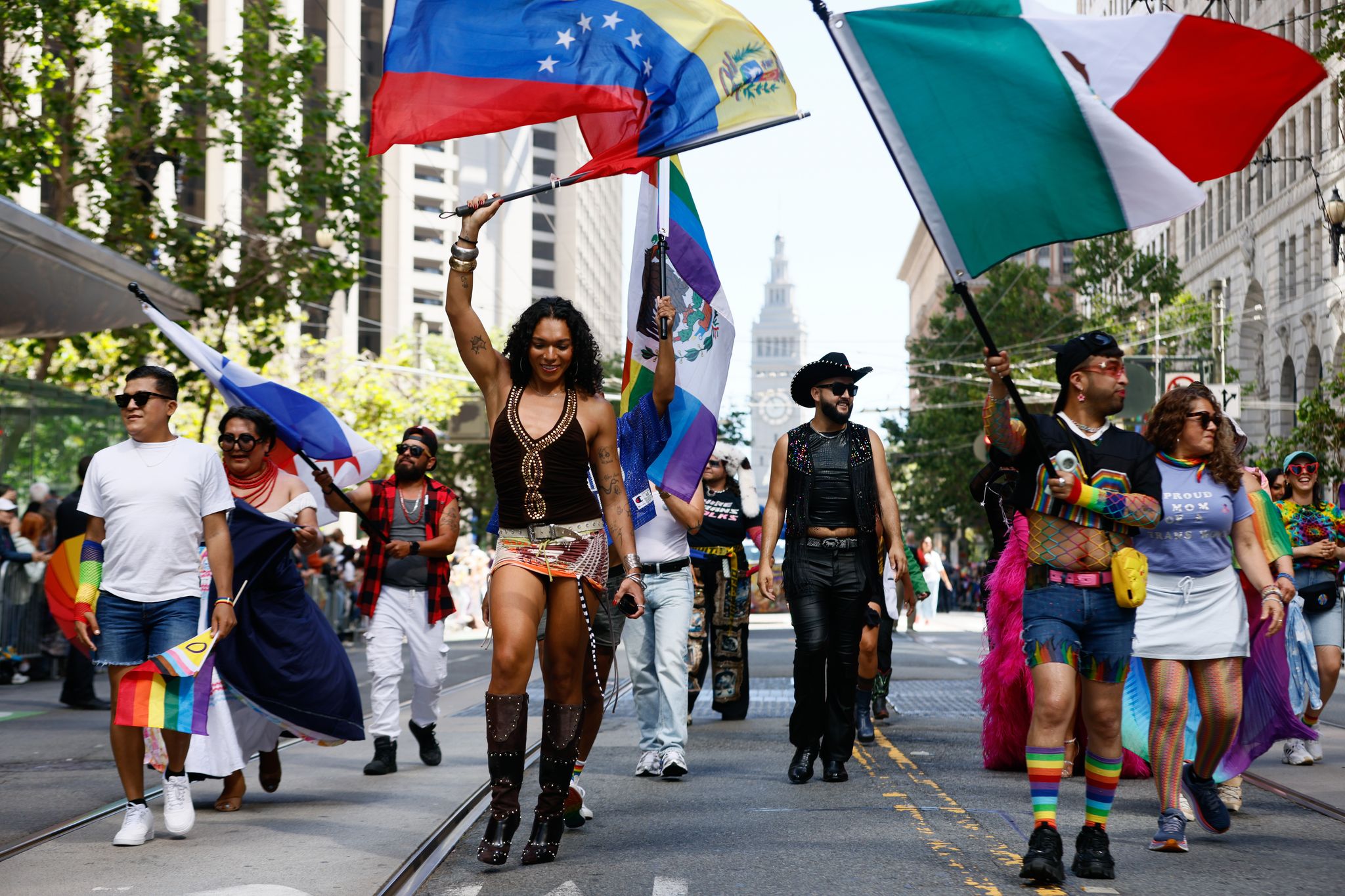SF’s LGBTQ Pride Parade draws hundreds of thousands