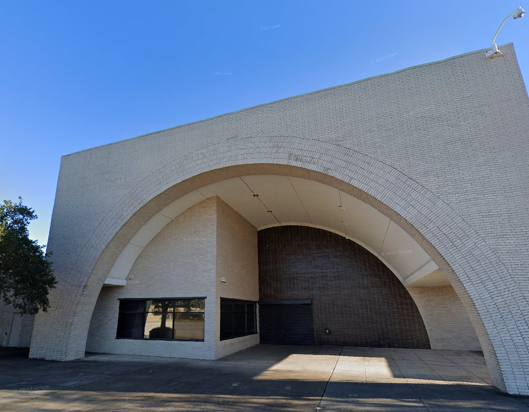 Budget retailer to revive part of shuttered Sears at Houston-area mall