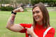 Tandra Childress memamerkan tato hot dognya di Glen Park pada Selasa, 23 Juni 2026.