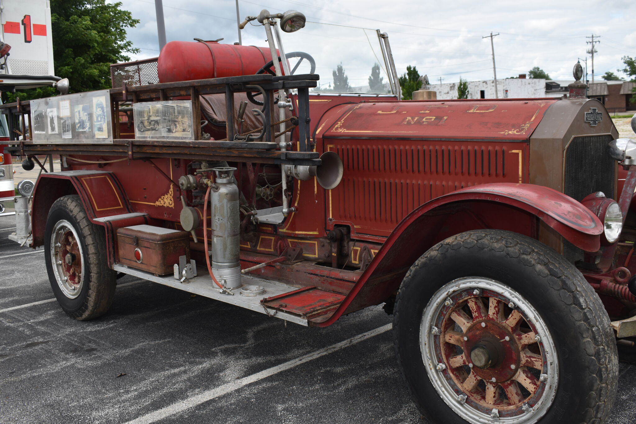 Jacksonville firefighters hoping to restore 1928 fire truck