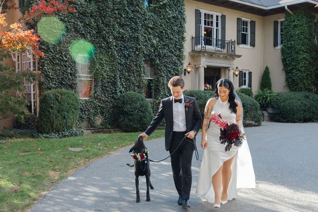 A college romance leads to a fairytale fall wedding at Lord Thompson Manor