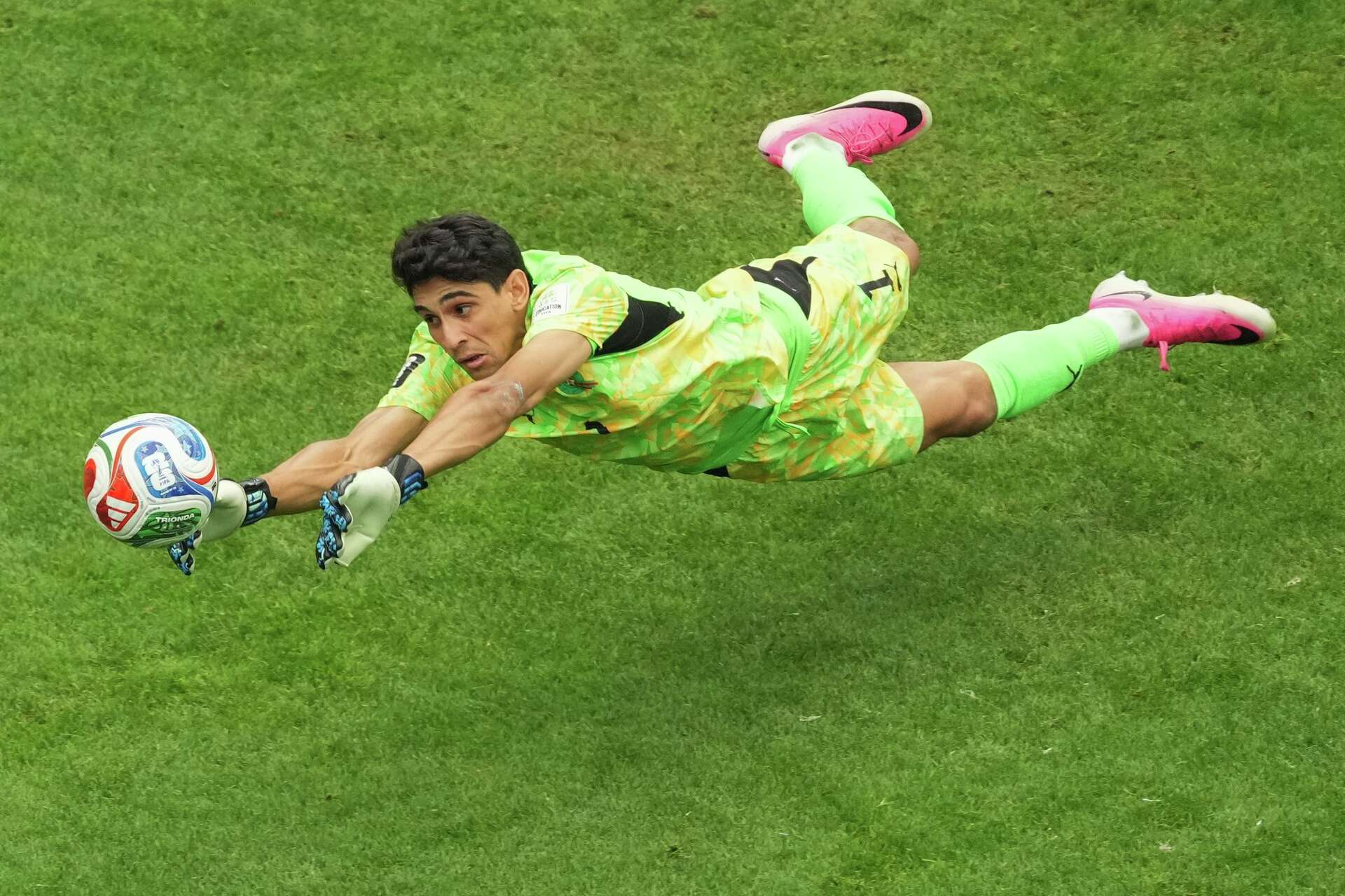 حارس مرمى منتخب المغرب ياسين بونو