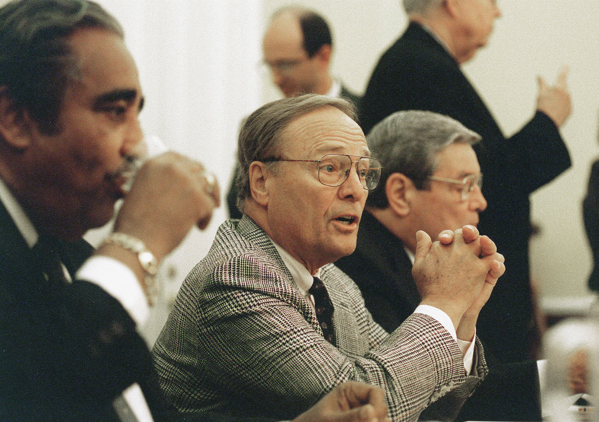 https://s.hdnux.com/photos/01/66/60/54/31132420/3/rawImage.jpg