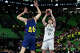 Egor Amosov, #17 del Real Madrid U18 en acción durante el partido del Campeonato Final ANGE 2026 Real Madrid vs FC Barcelona el 24 de mayo de 2026 en Atenas, Grecia. (Foto de David Grau/Euroleague Basketball vía Getty Images)