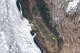 Las imágenes de satélite de la NOAA muestran a California el 8 de julio de 2026.