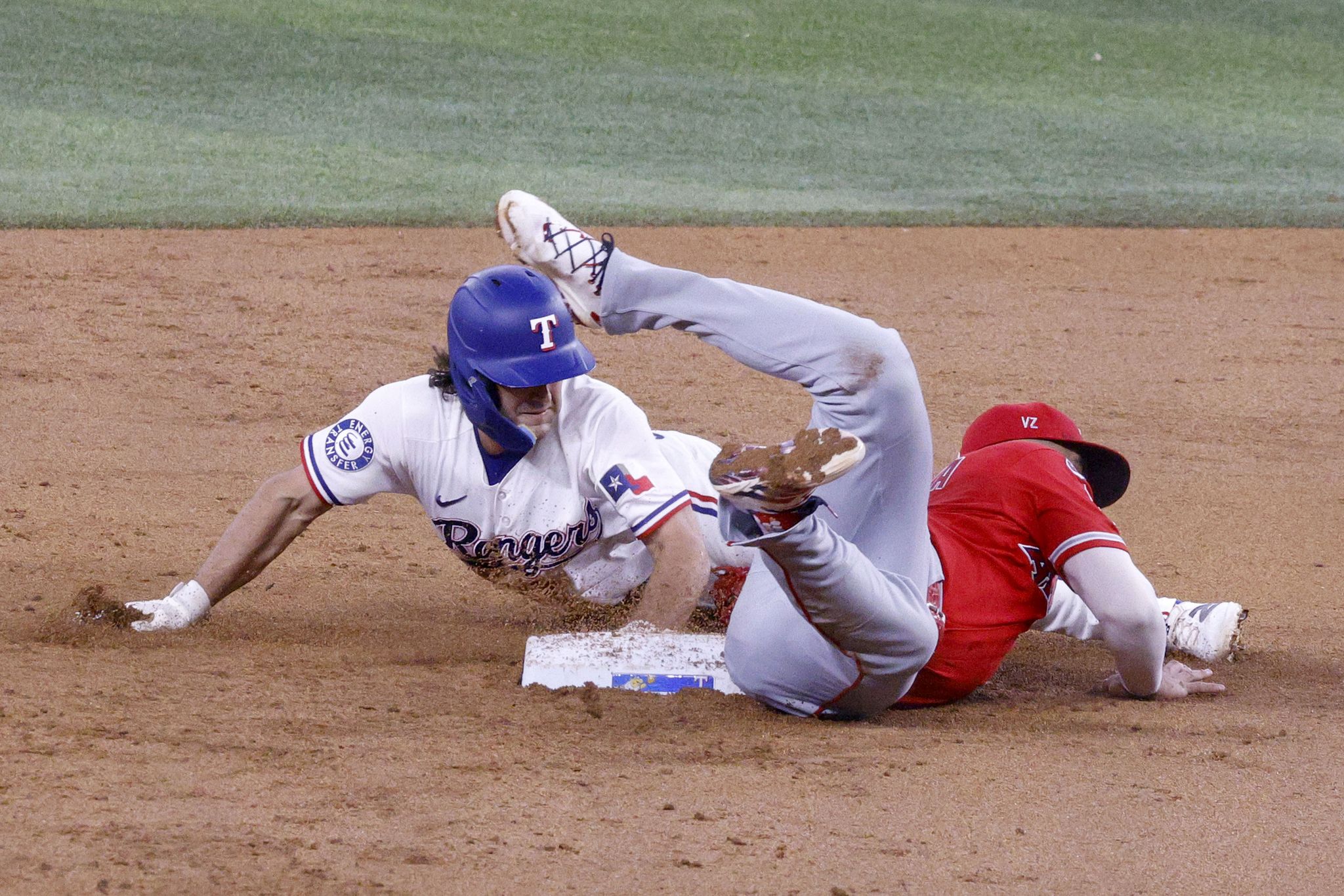 Rangers top prospects, No. 8: Dustin Harris found a home in outfield