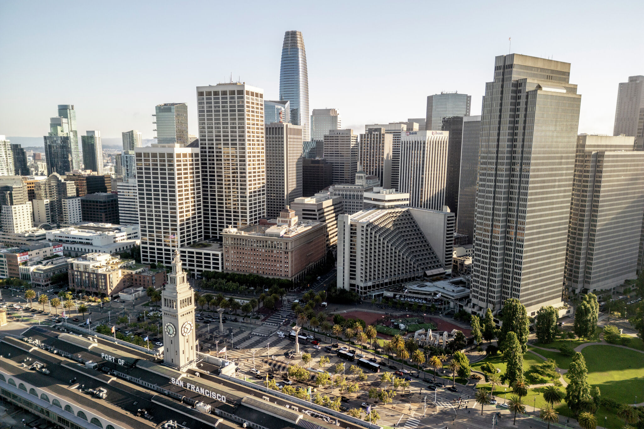 sfchronicle.com - Anna Bauman - Major Silicon Valley venture capital firm launches 'elite institution' for high school grads