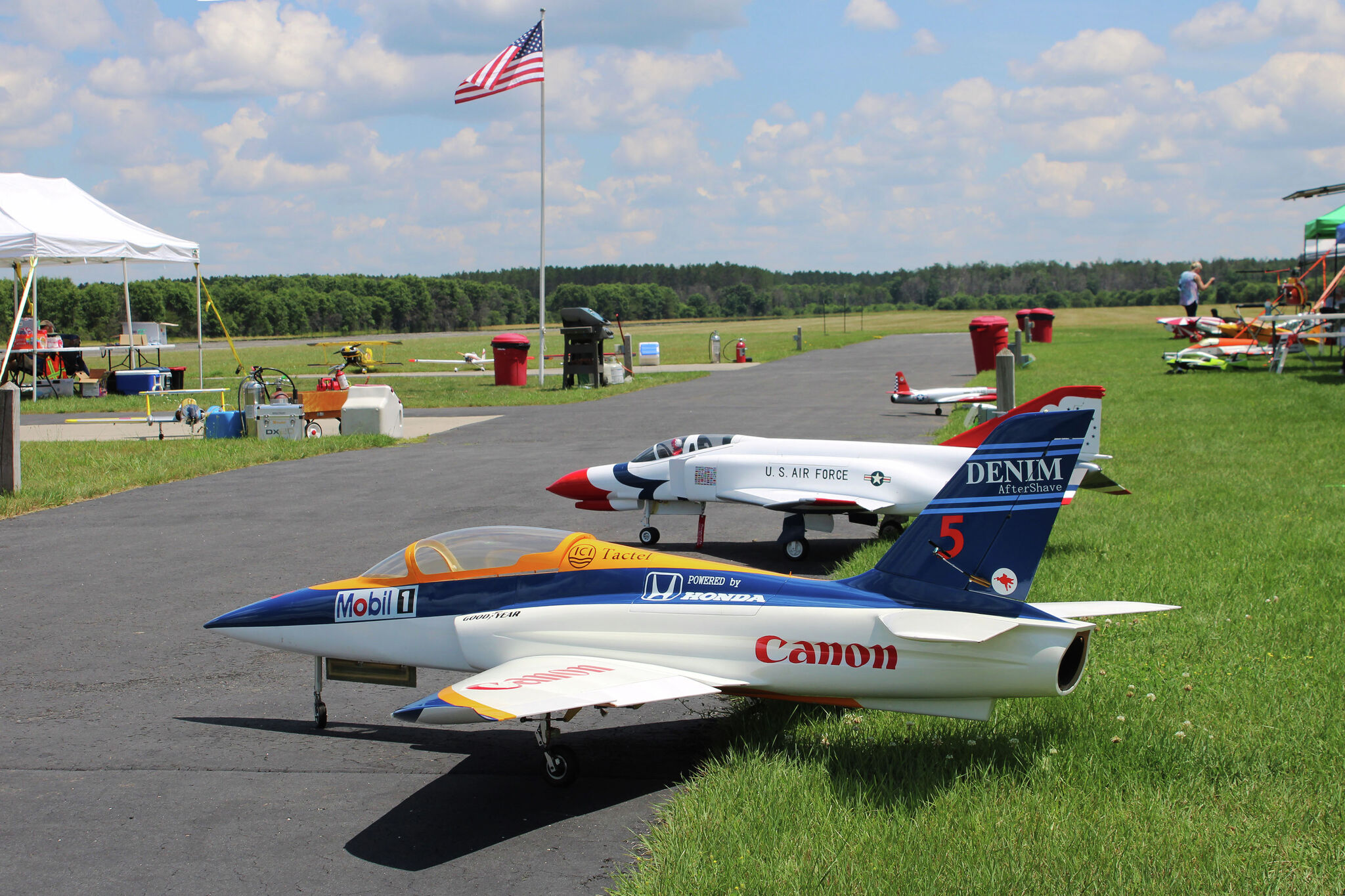 Small planes, big stunts: RC Expo draws pilots to Baldwin airport