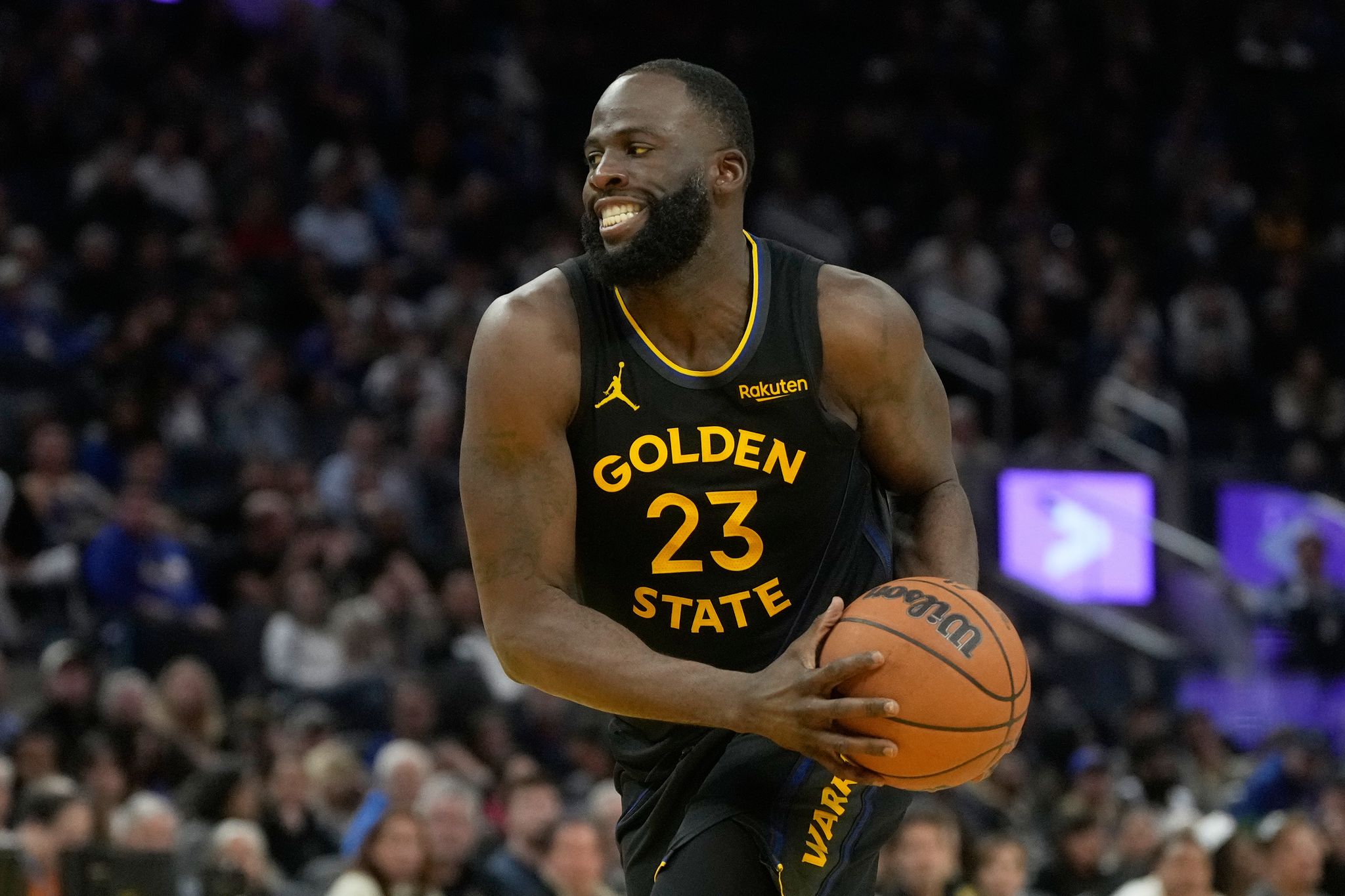 Warriors’ Draymond Green takes his turn courting LeBron James