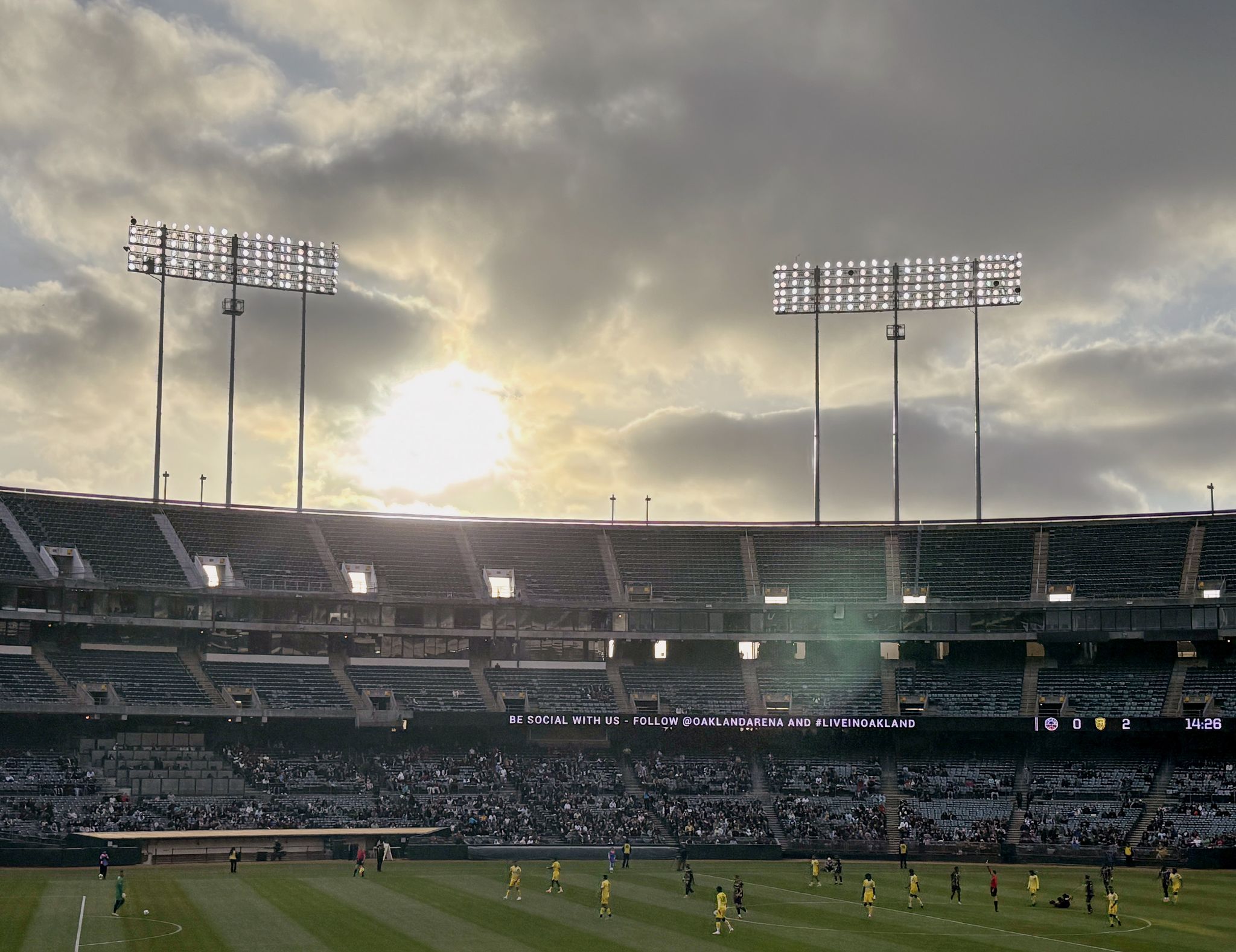 Oakland: Council Approves Coliseum Deal, Moving Its Sale Toward Final Approval