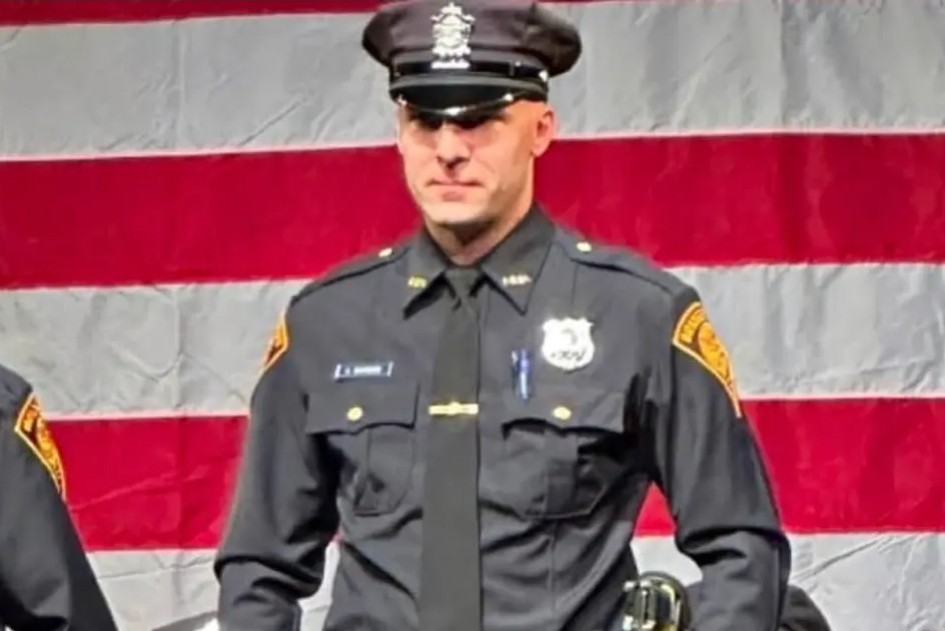 In addition to being a police officer, he also served with the West Redding and Brookfield volunteer fire departments, officials said.