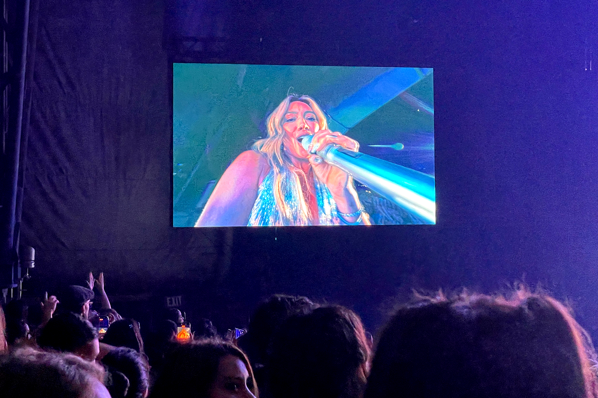 Nach zwei Jahrzehnten kehrt eine engagierte Hilary Duff triumphierend in ...