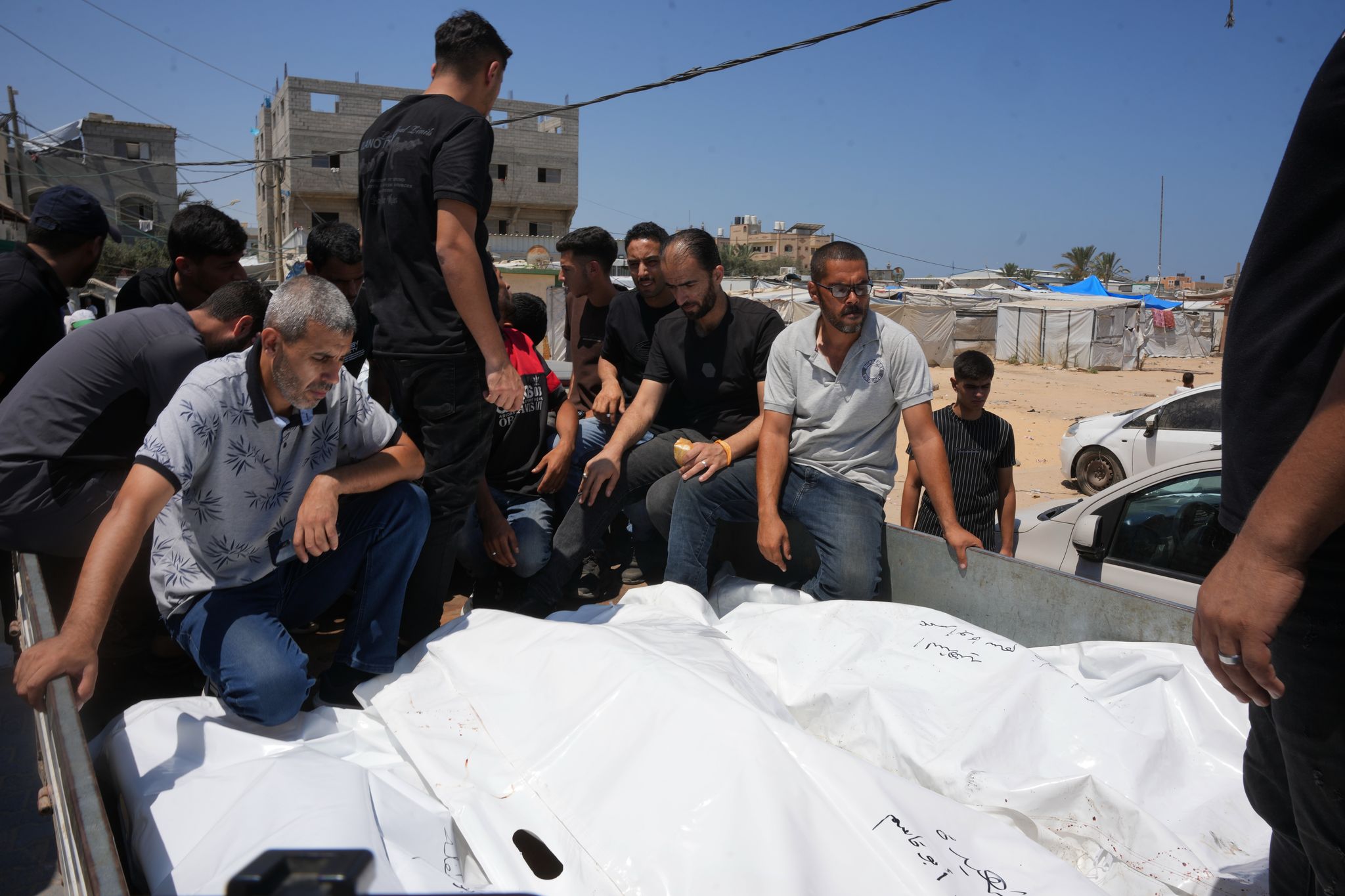 Israel intensifica los ataques en Gaza con una ofensiva contra la policía