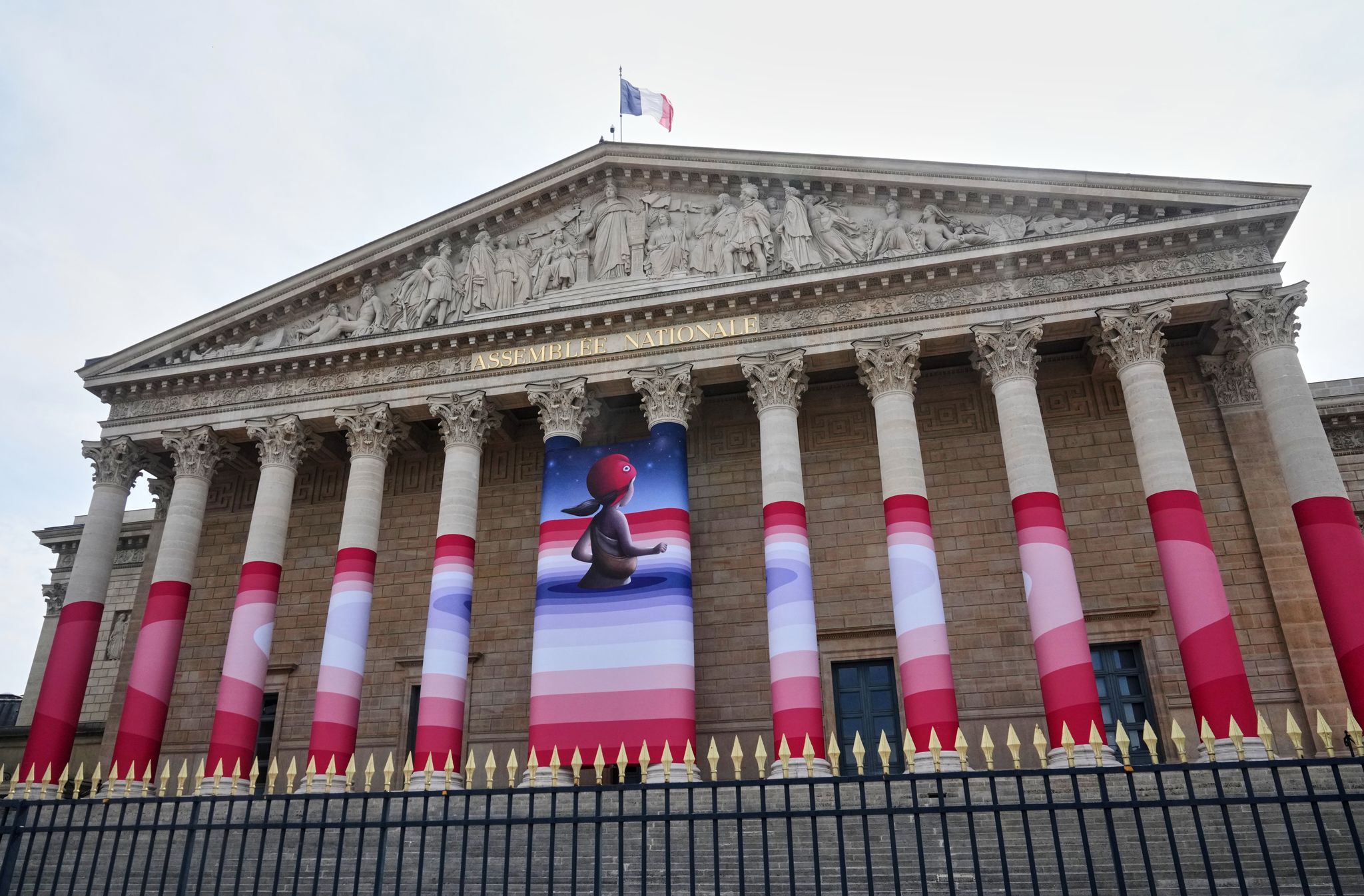 La Asamblea Nacional de Francia da aprobación final a ley de muerte asistida tras años de debate