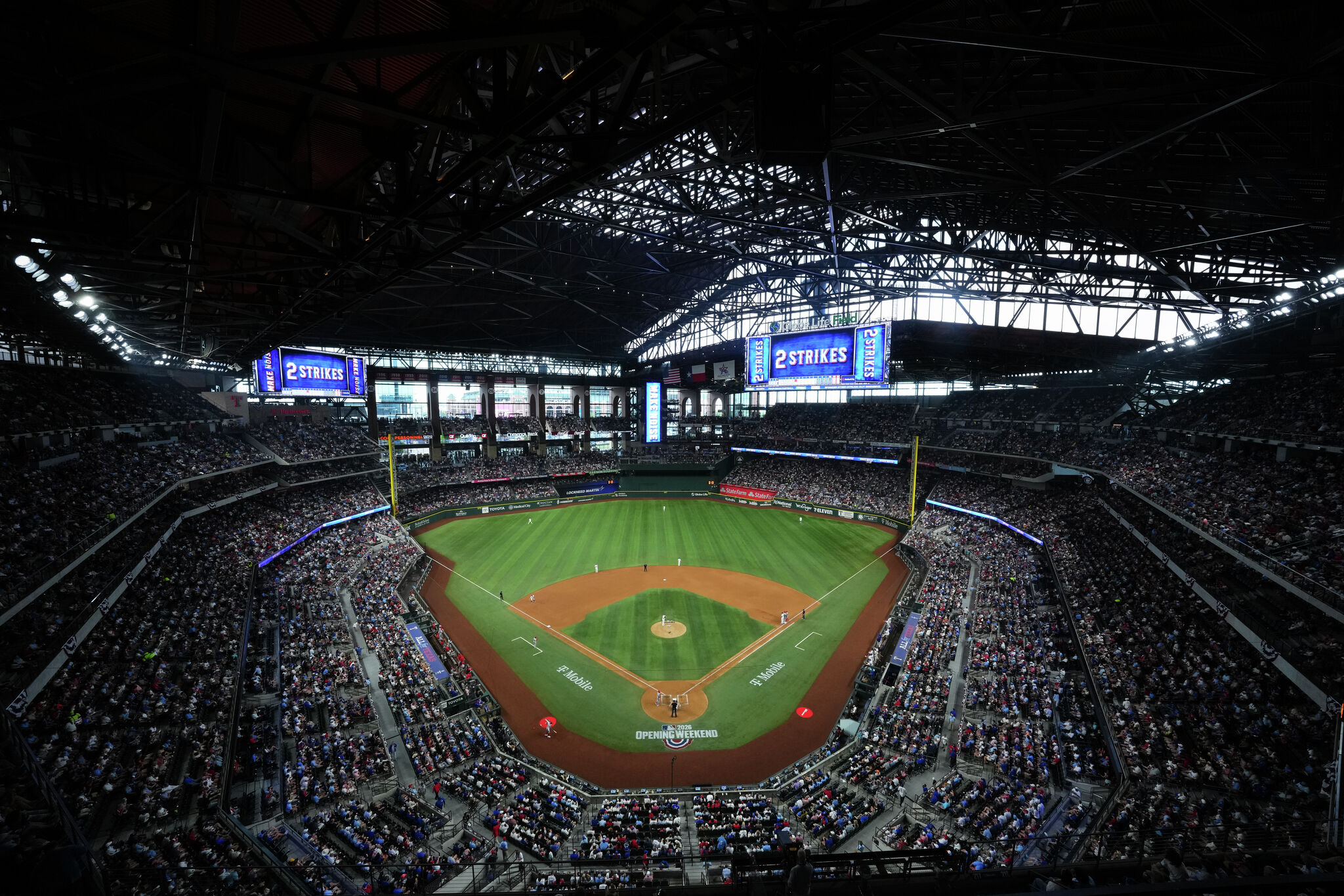 chron.com - Michael Shapiro - Texas Rangers fans freak out over bizarre new broadcast feature