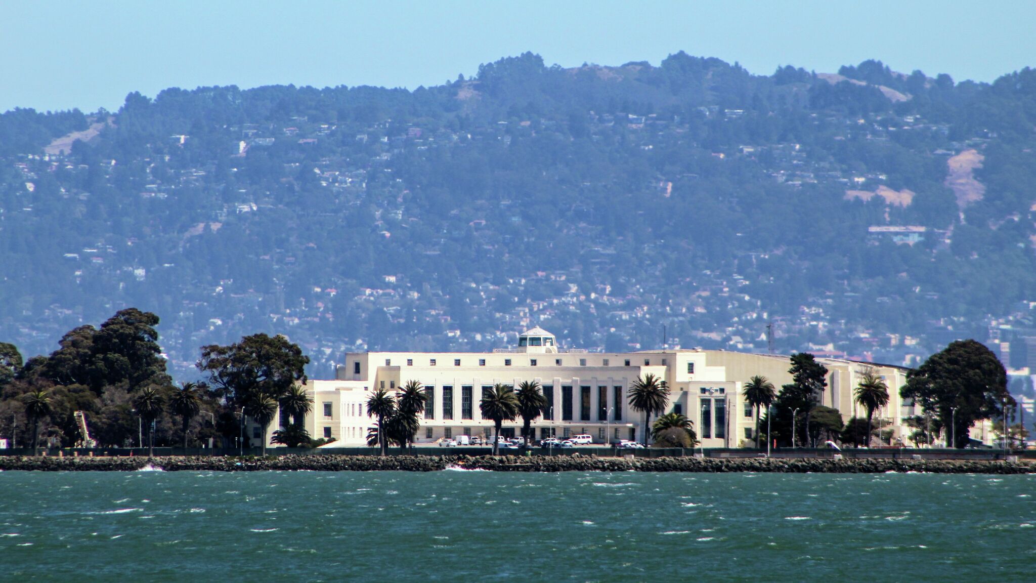 SFPD recovers unidentified body from San Francisco Bay - SFGATE
