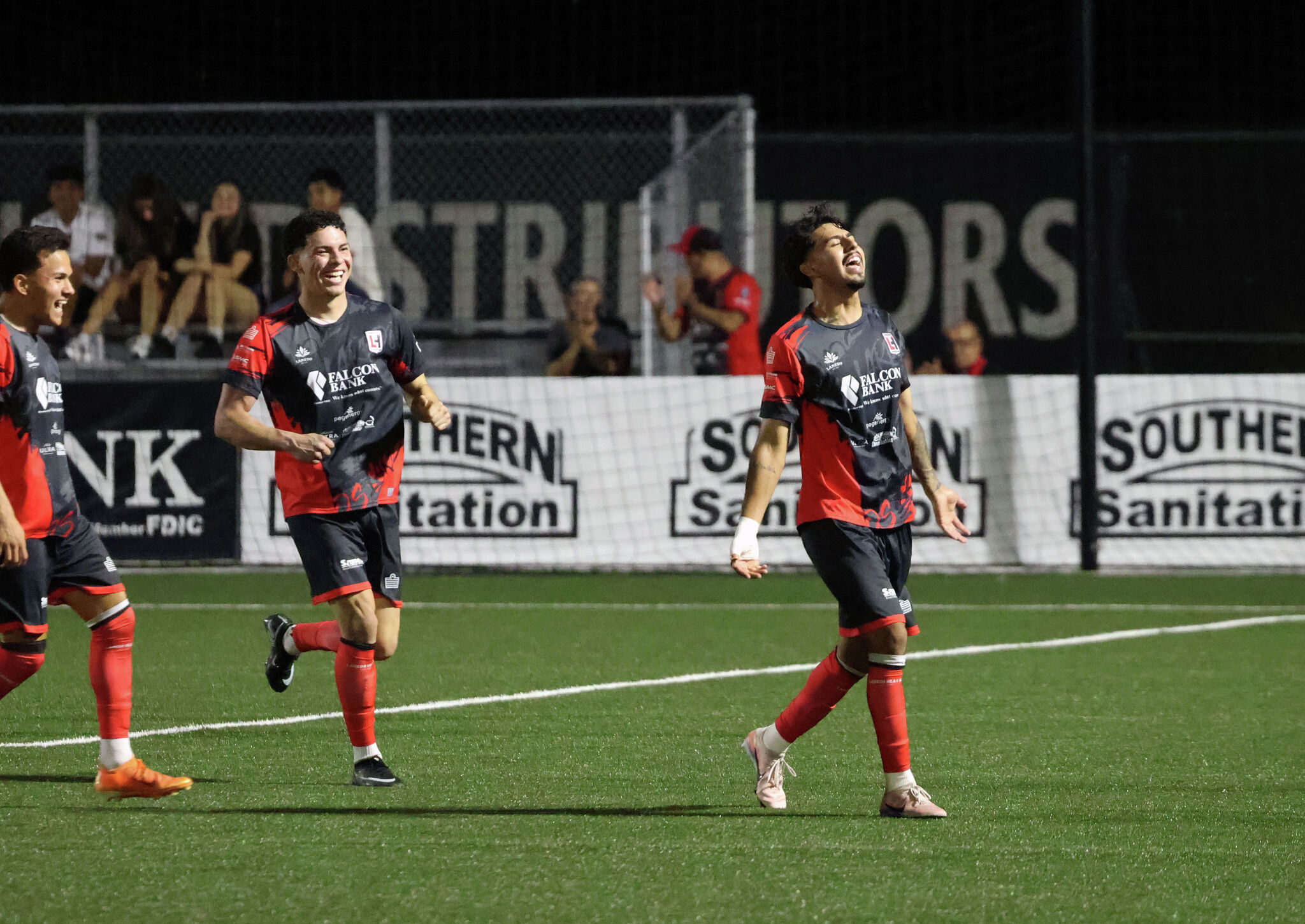 Heat advance to conference semis with playoff-opening win