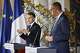 Bundeskanzler Friedrich Merz und der französische Präsident Emmanuel Macron halten nach einem Treffen des deutsch-französischen Ministerrats am Freitag, 17. Juli 2026, in Brühl eine Pressekonferenz ab. (Oliver Berg/dpa via AP)