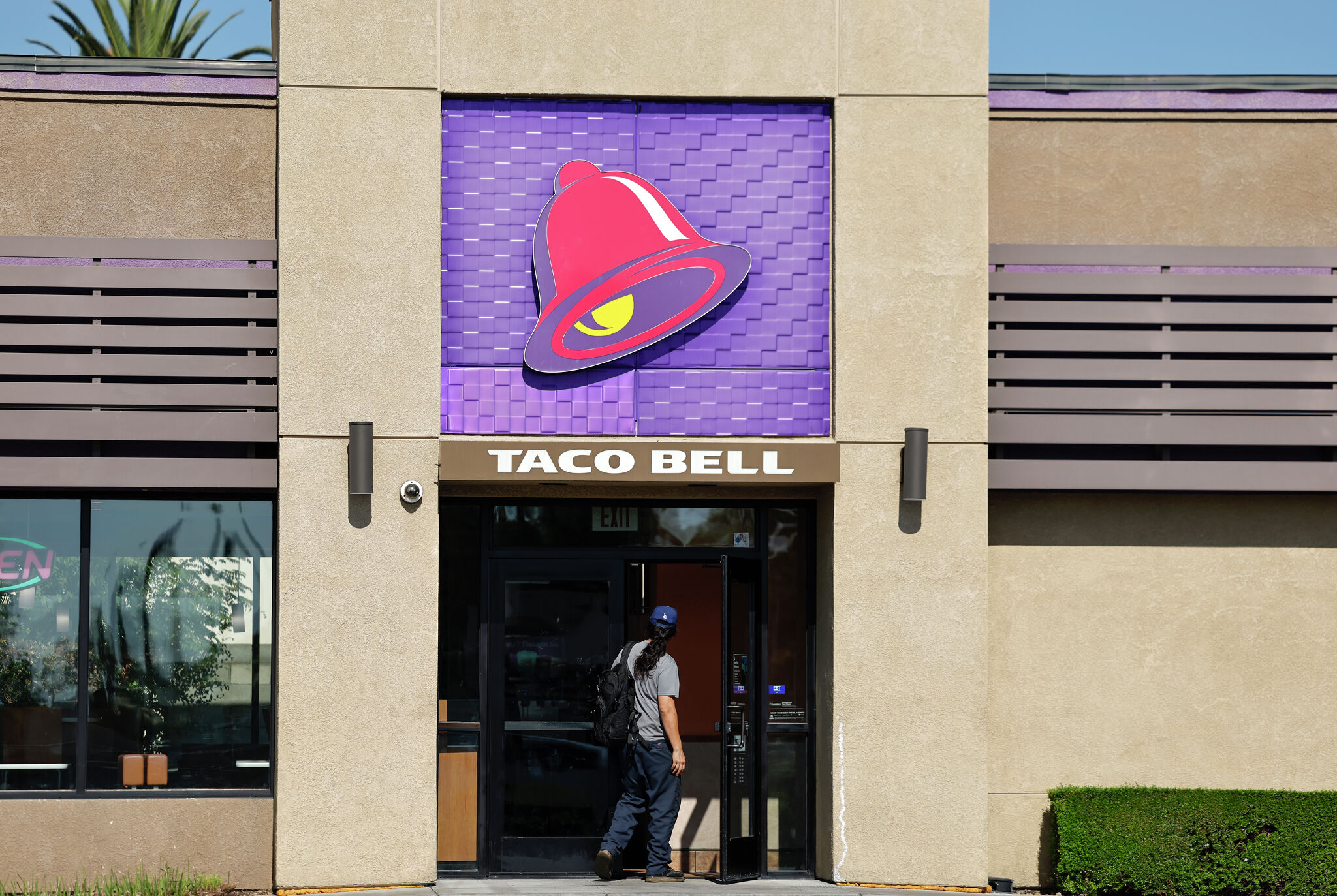 Michigan surpasses 5,000 cases of cyclosporiasis as CDC points to Taco Bell lettuce