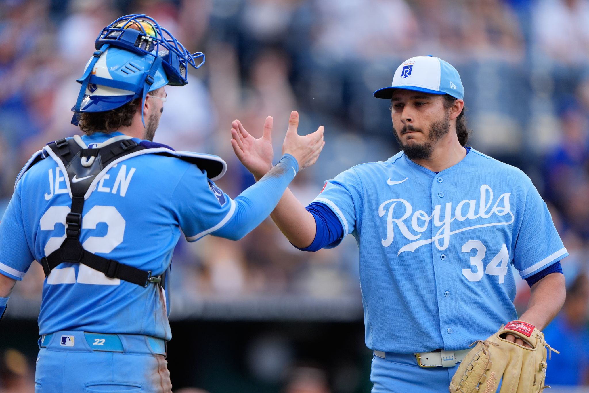 Salvador Perez and Lane Thomas hit 2-run HRs, Royals beat Padres 6-1 By CODY FRIESEN , Associated Press July 18, 2026