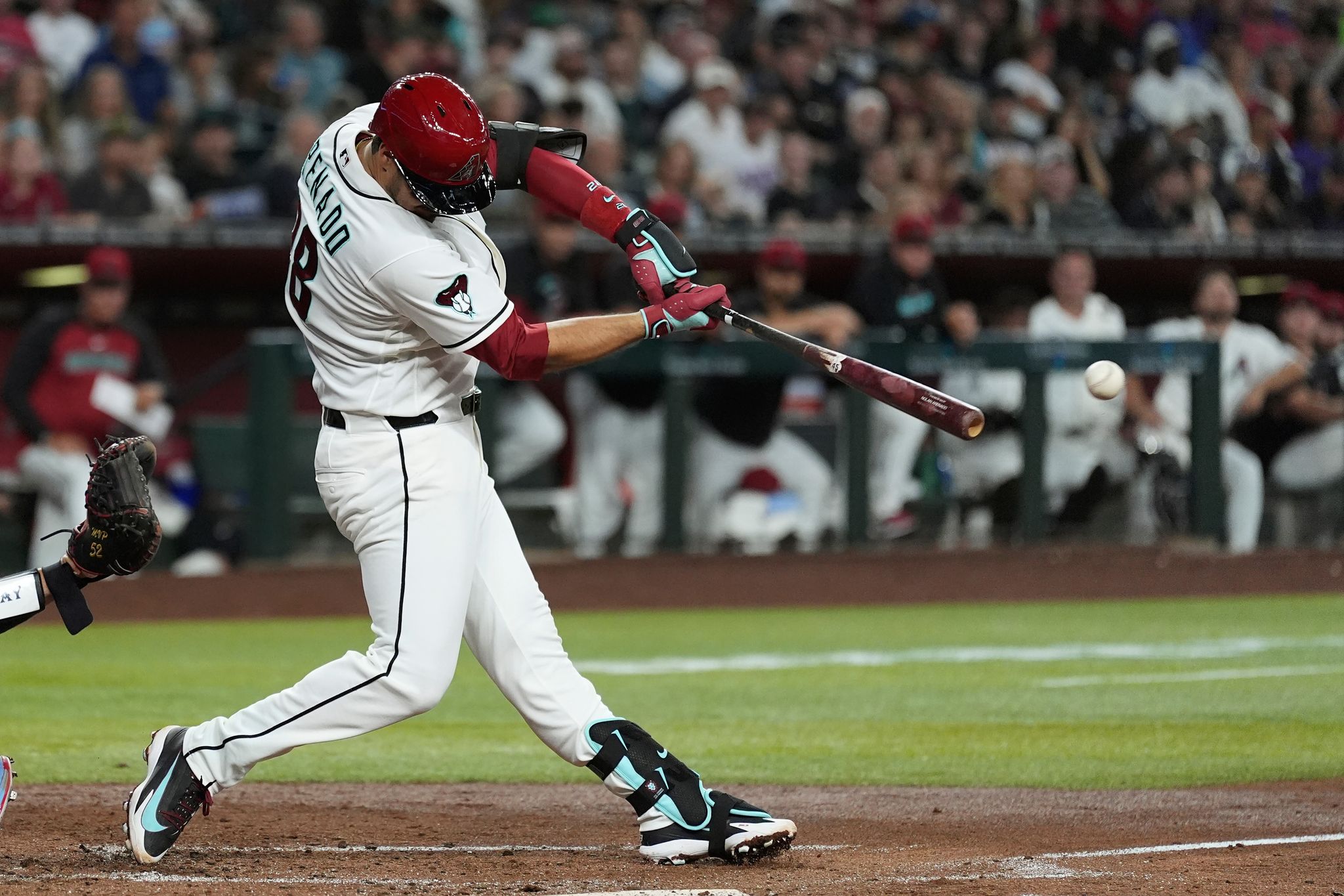 Arenado se acerca a los 2.000 hits en su carrera y los Diamondbacks vencen 5-3 a Cardenales