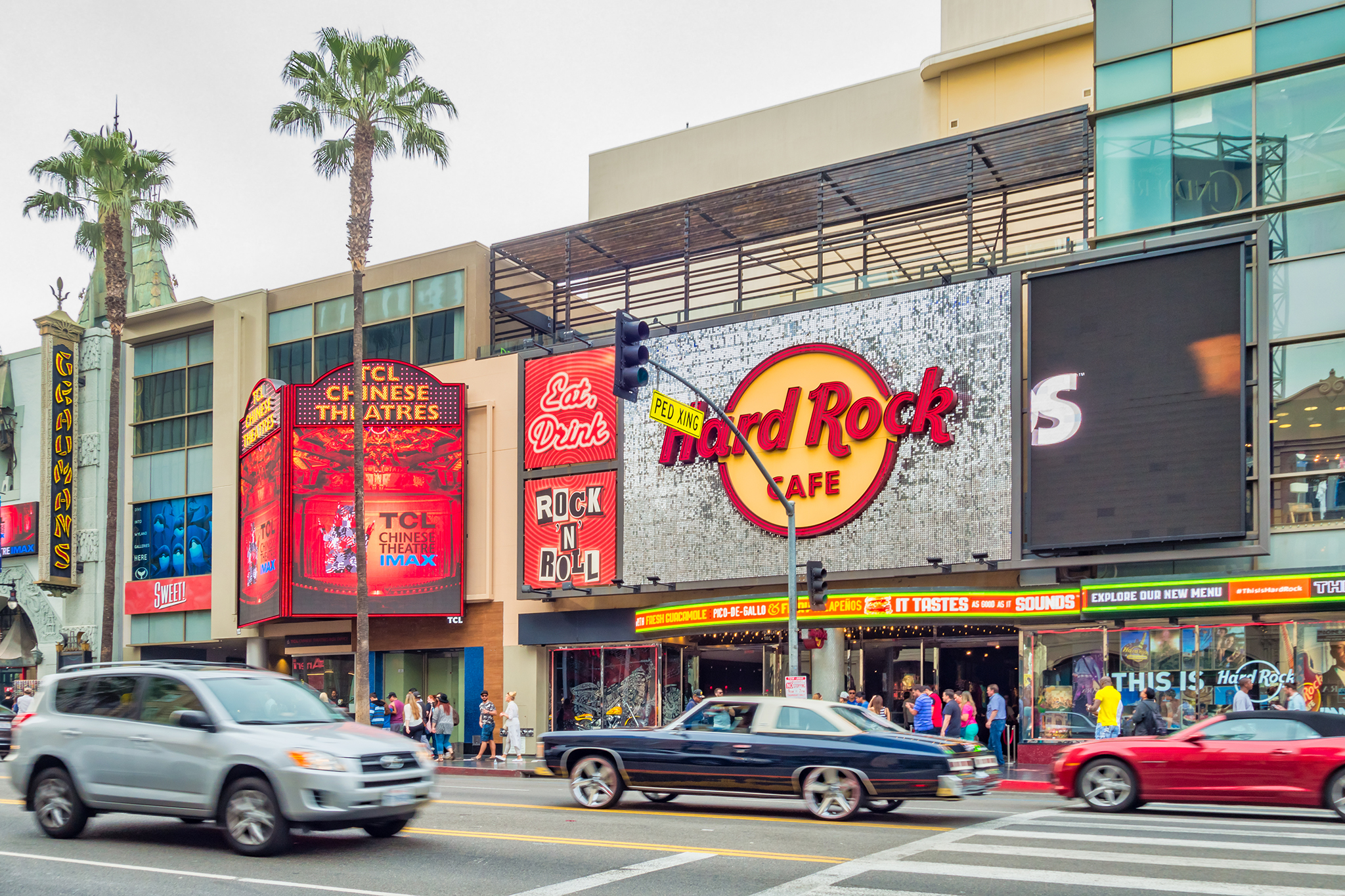 A grim night at LA’s Hard Rock Cafe, where music memories go to die A grim night at LA’s Hard Rock Cafe, where music memories go to die