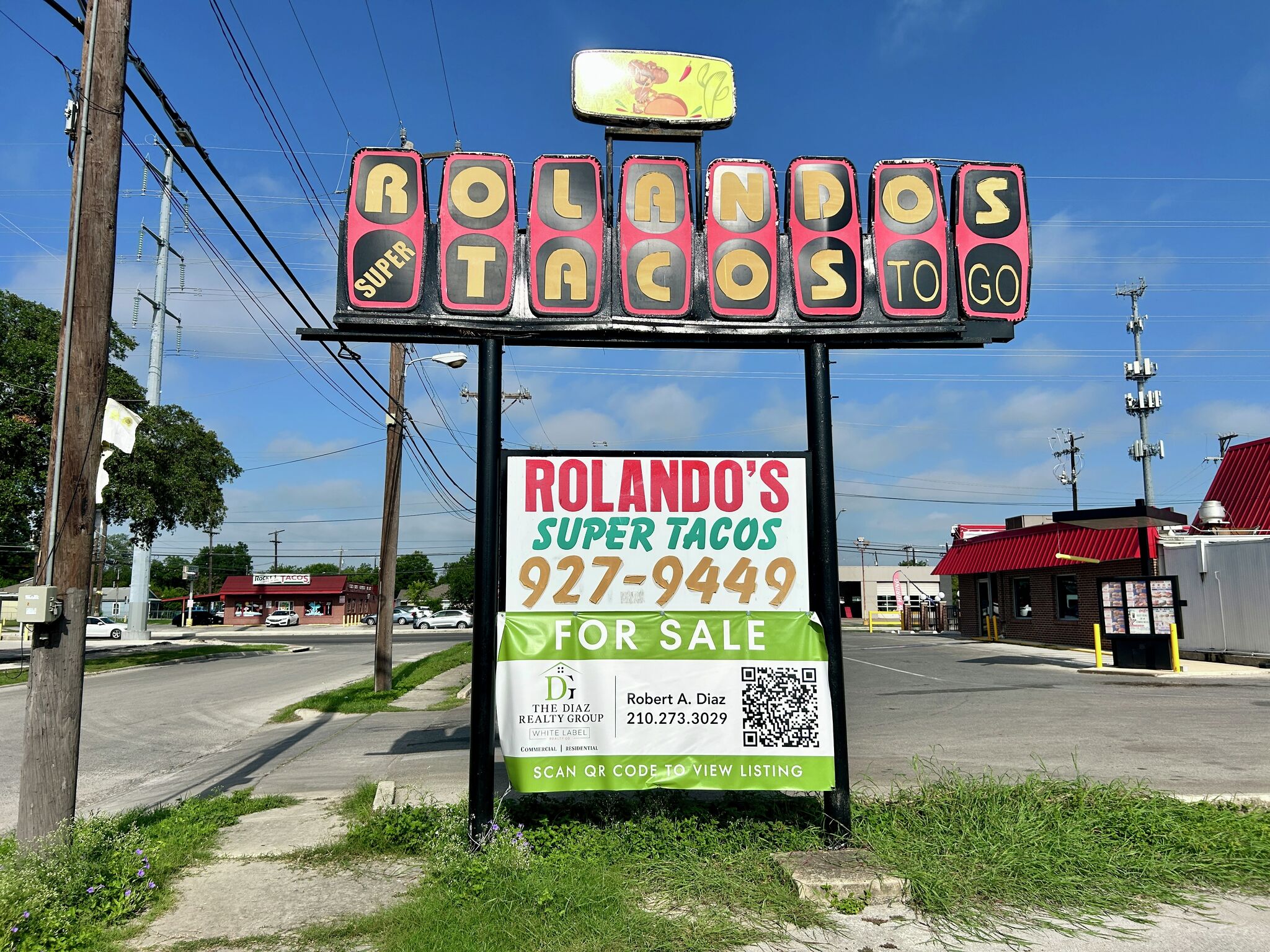 Beloved Southside taco spot Rolando's Super Tacos reopens