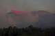 L'avion de Cal Fire a publié mardi un produit ignifuge pour contrôler la propagation d'un petit incendie près de Pleasanton. Le soir, l'incendie avait atteint 950 acres.