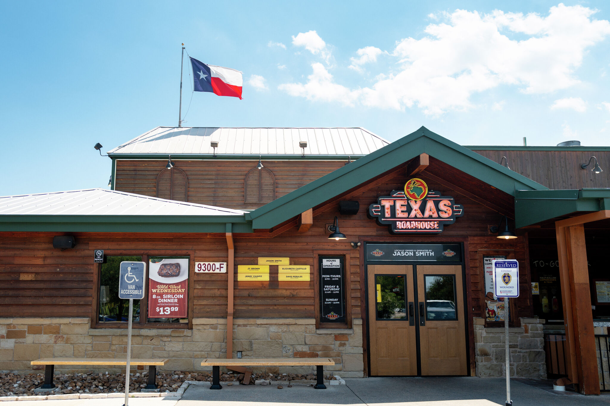 New Texas Roadhouse prompts response from Houston-area steakhouse