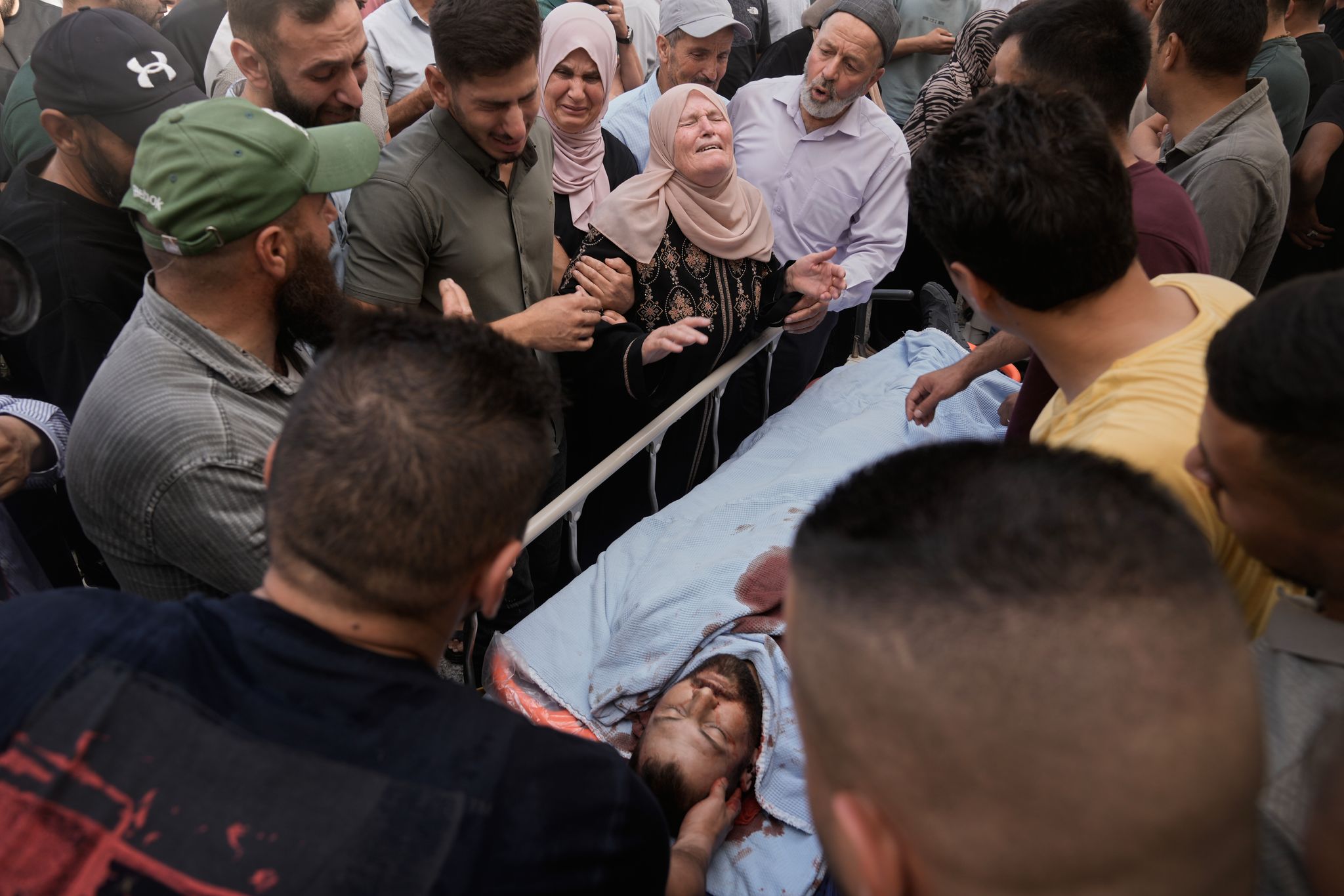 Northern West Bank in lockdown as clashes rock villages and Israel deploys troops in Nablus