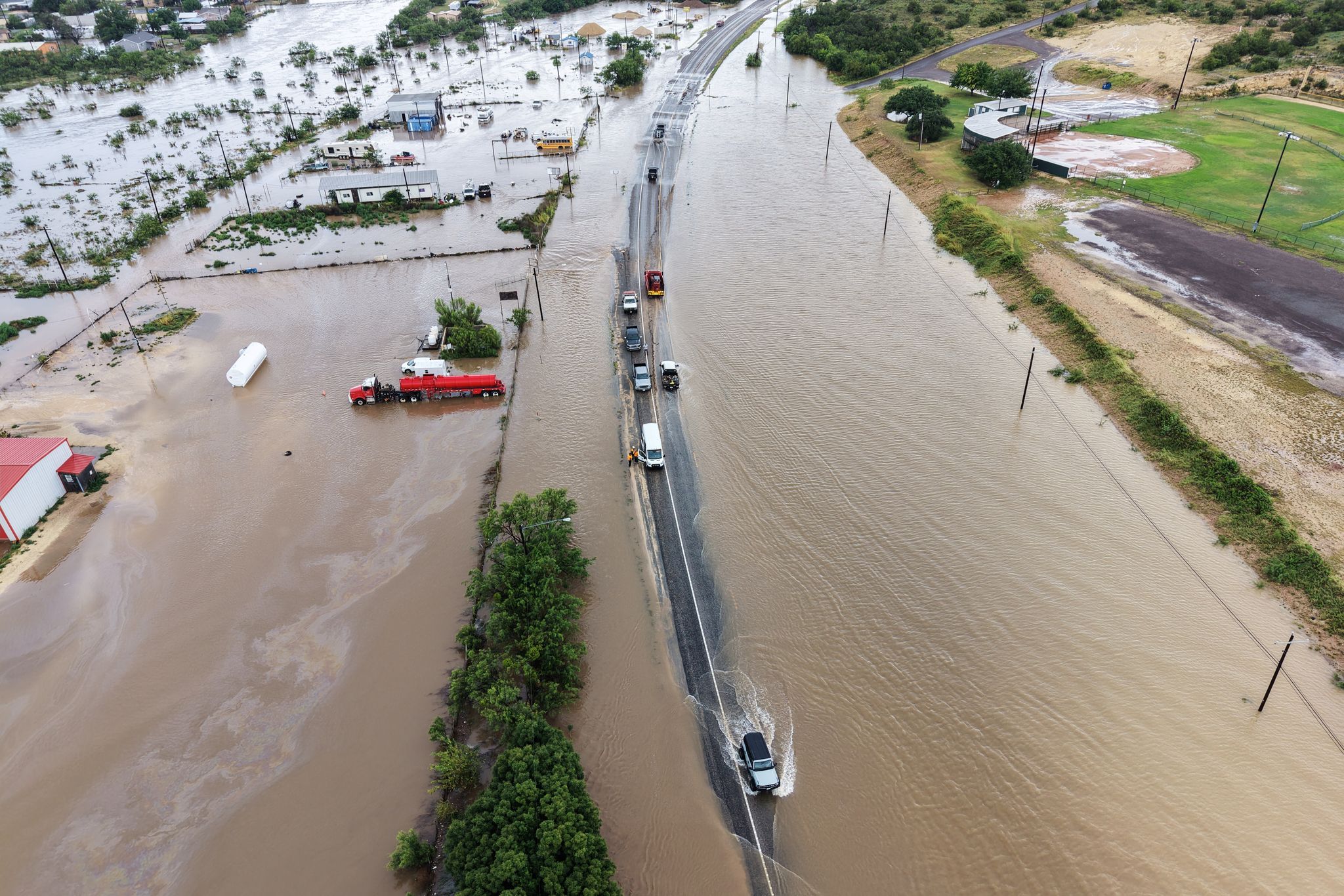 Confirman una tercera muerte por catastróficas inundaciones en Texas, anuncia el gobernador