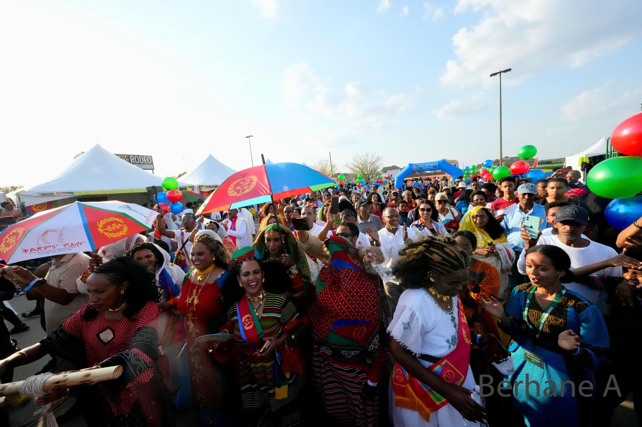 https://s.hdnux.com/photos/01/66/72/57/31173620/5/rawImage.jpg
