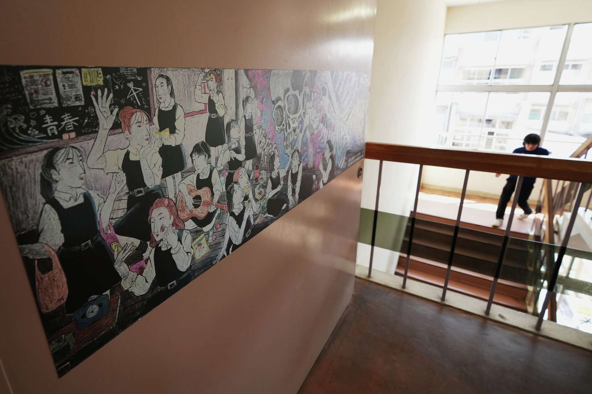 （激レア）Art in schools Young Japanese artists turn school blackboards into a hit medium