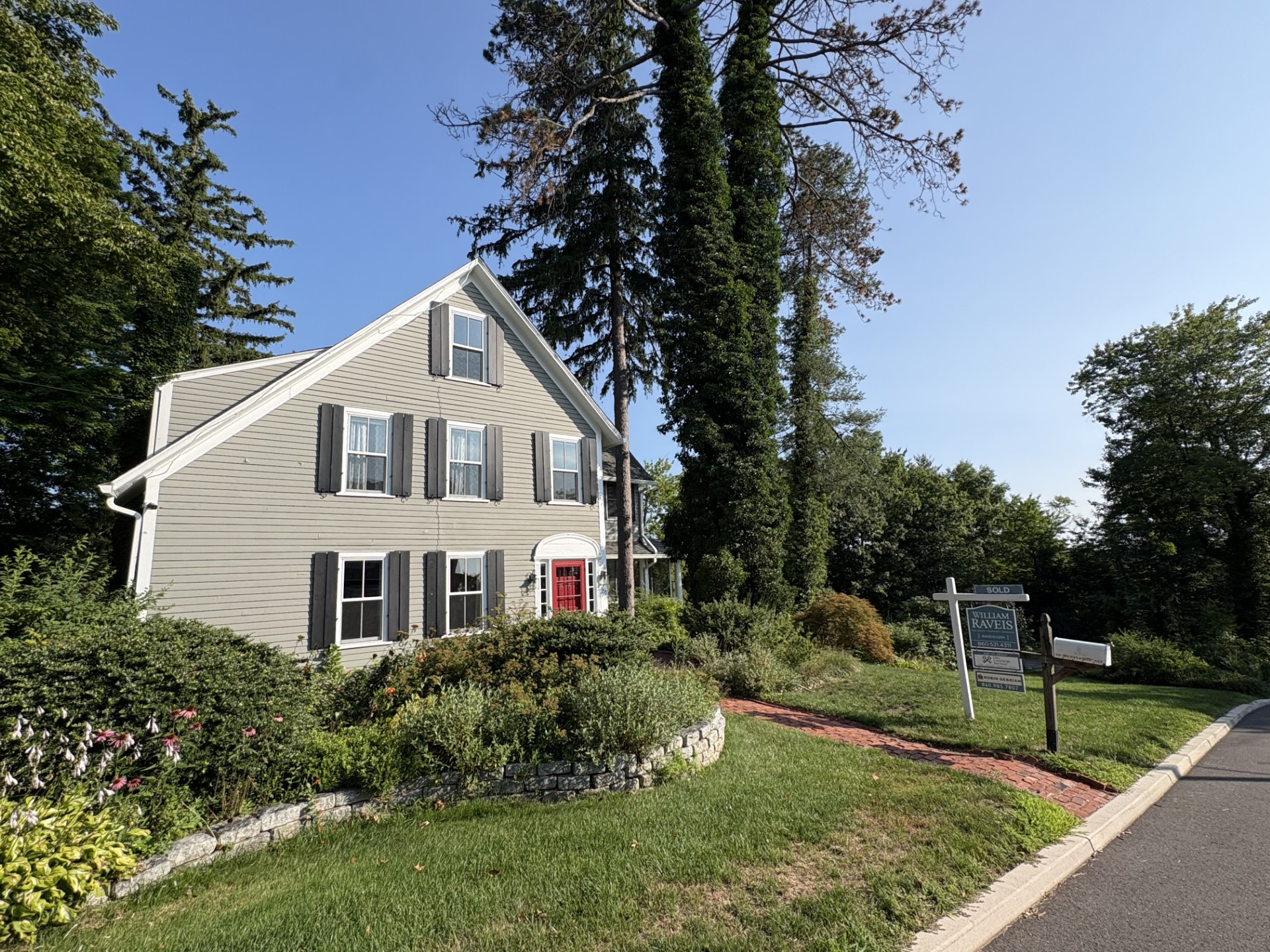 Ahead of prime buying weeks, Connecticut home sellers still aren't budging on price cuts